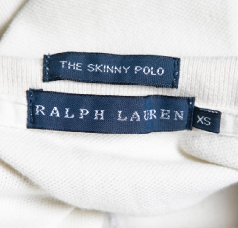 Ralph Lauren Cremefarbenes Polo-T-Shirt aus Baumwolle mit Pique-Logo und Skinny-Logo in Creme XS im Zustand „Gut“ im Angebot in Dubai, Al Qouz 2