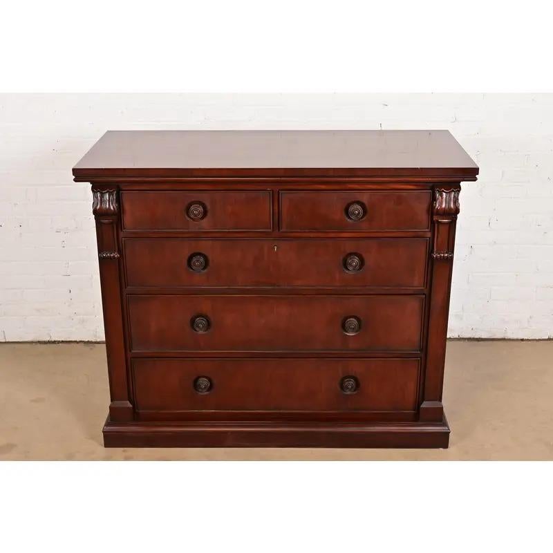 Neoclassico Cassettiera impero in mogano Ralph Lauren in vendita