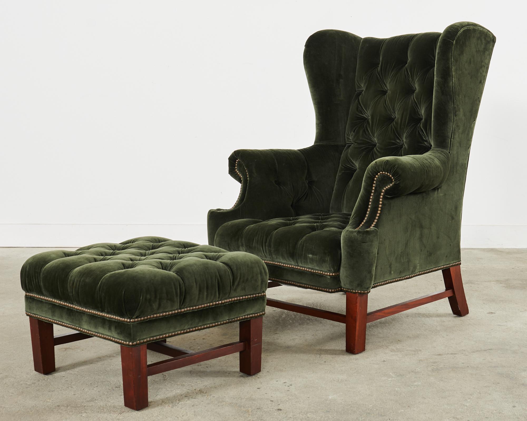 Patiné Ralph Lauren, chaise et pouf Devonshire de style géorgien anglais en vente