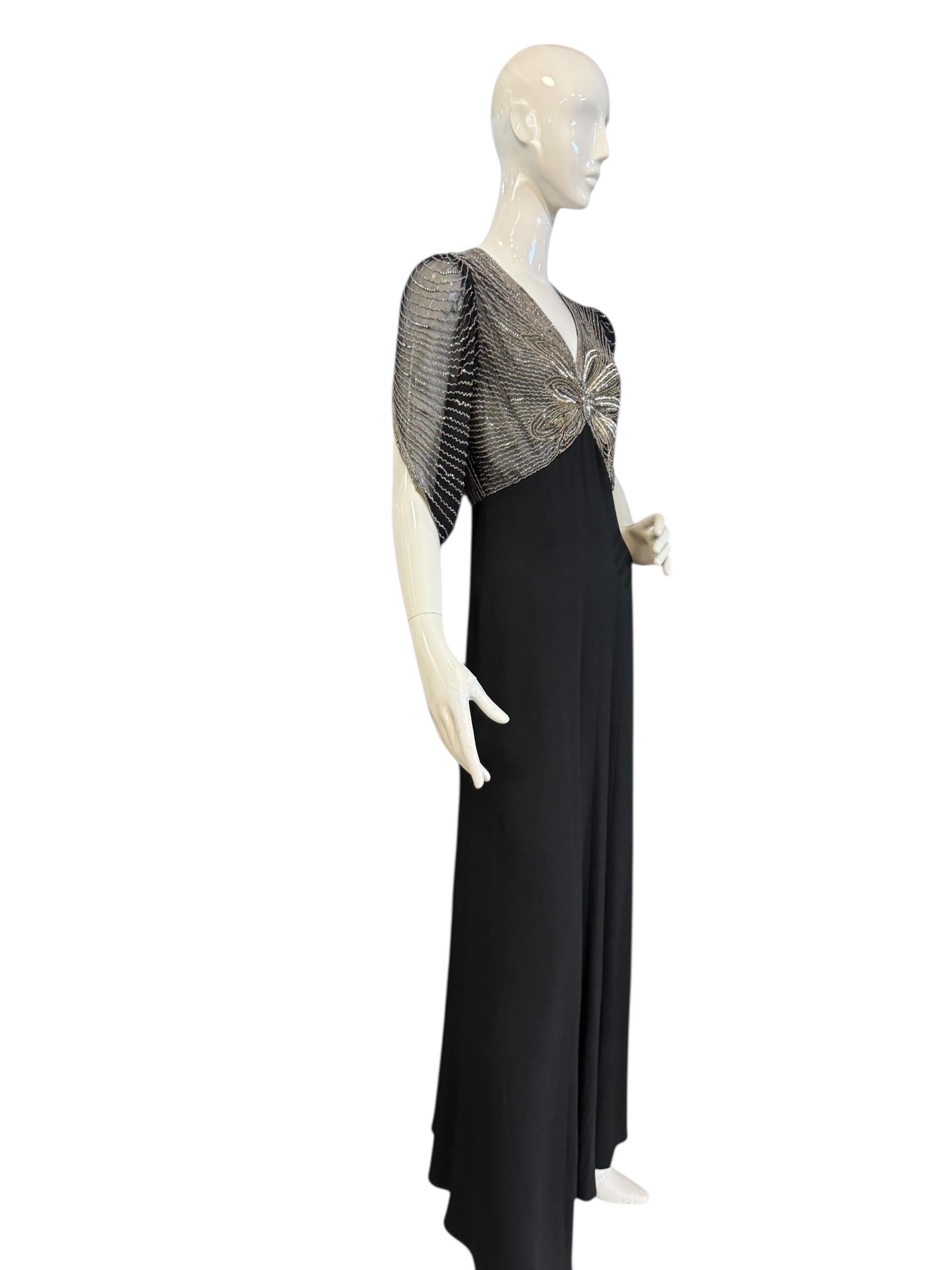 Ralph Lauren - Passerella Autunno 2011 - Abito in crepe nero con corpetto di perline a farfalla in vendita 3