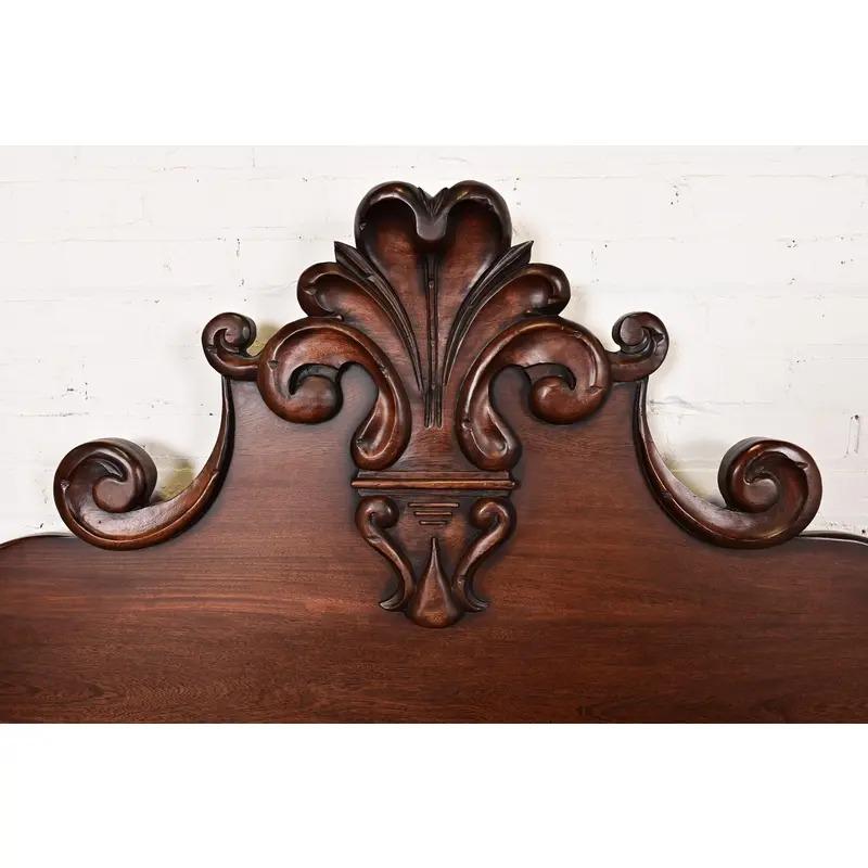 Ralph Lauren Französisch Empire geschnitzt Mahagoni König Größe Poster Bett im Angebot 4