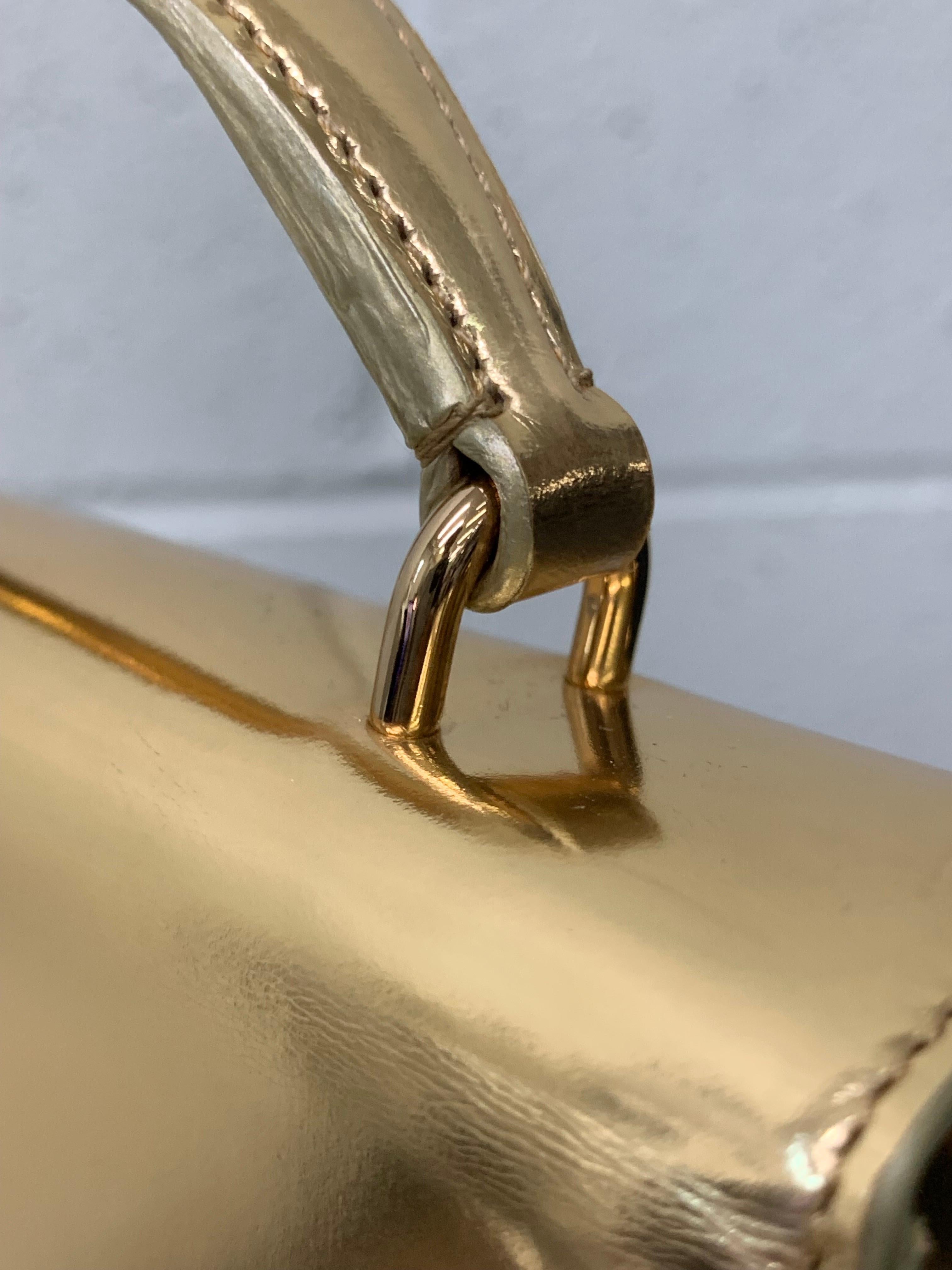 Mini sac boîte Ralph Lauren en cuir métallisé doré avec poignée supérieure et bandoulière Neuf - En vente à Gresham, OR
