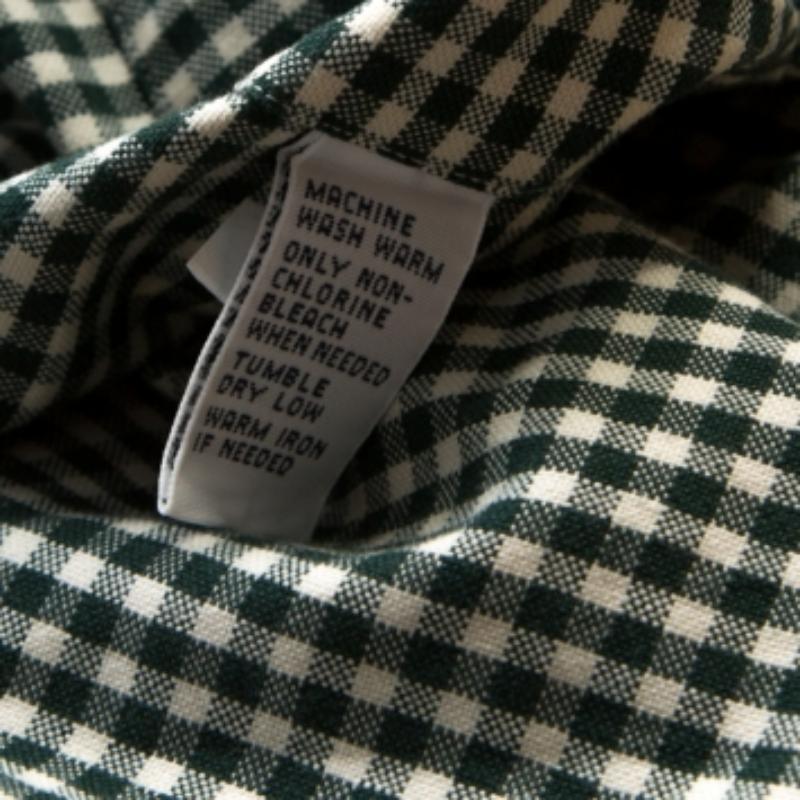 Questa camicia elegante di Ralph Lauren è una creazione su cui devi assolutamente mettere le mani! La camicia verde e bianca è realizzata in cotone al 100% e presenta un motivo a quadri su tutta la superficie. Presenta una vestibilità classica,