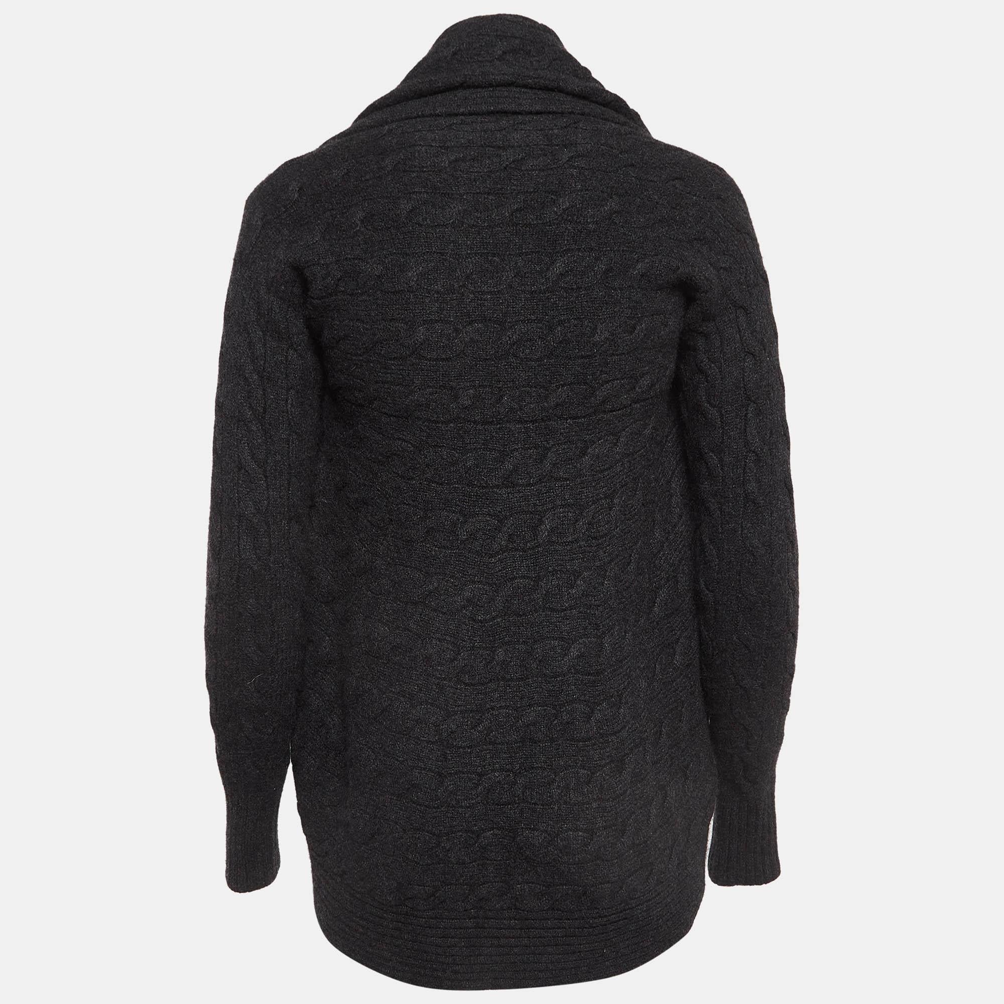 Winters and cardigans go hand in hand. Tailored from quality fabrics  this pretty cardigan features a catchy hue  a flattering sleeve length  and a comfy fit.