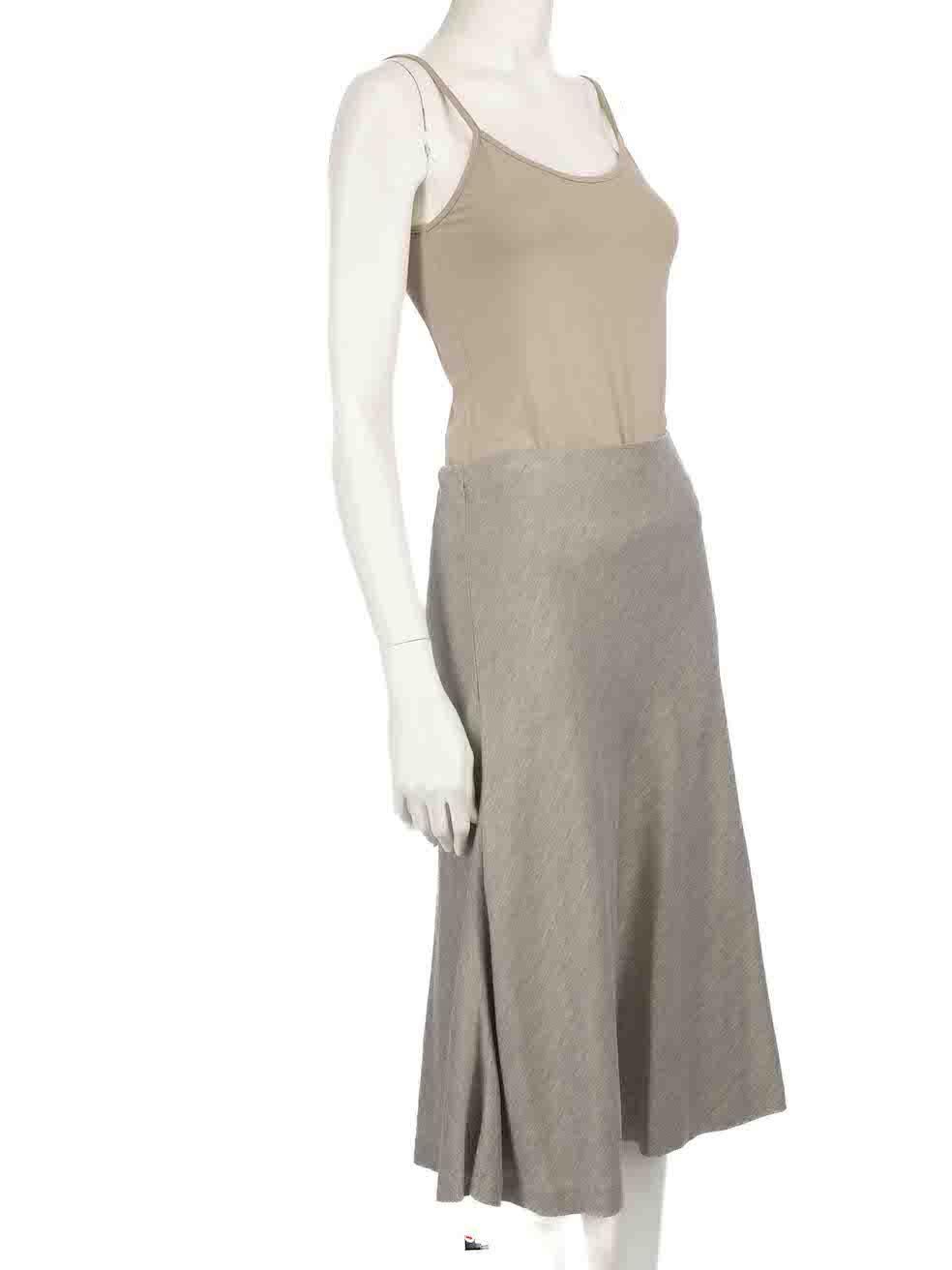 CONDITION is Very good. Hardly any visible wear to skirt is evident on this used Ralph Lauren designer resale item.
 
 
 
 Details
 
 
 Grey
 
 Silk
 
 A-line skirt
 
 Knee length
 
 Stretchy
 
 Elasticated waistband
 
 
 
 
 
 Made in Italy
 
 
 
