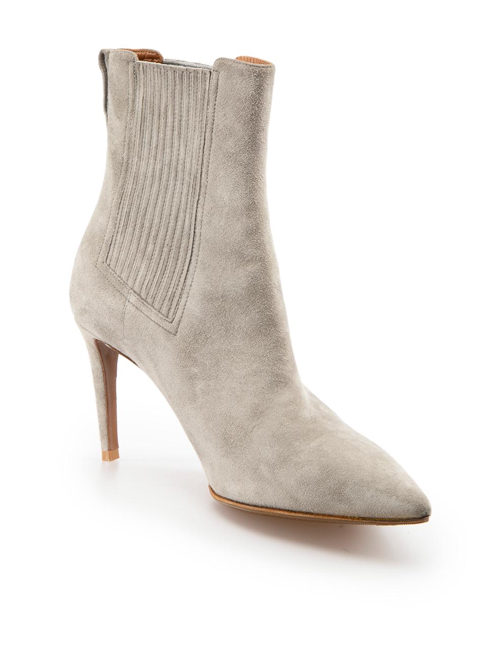 CONDITION is Very good. Minimal wear to boots is evident. Minimal wear to both boot toes and heels with indents and marks to the suede on this used Ralph Lauren designer resale item. Please note that this item has been resoled.
