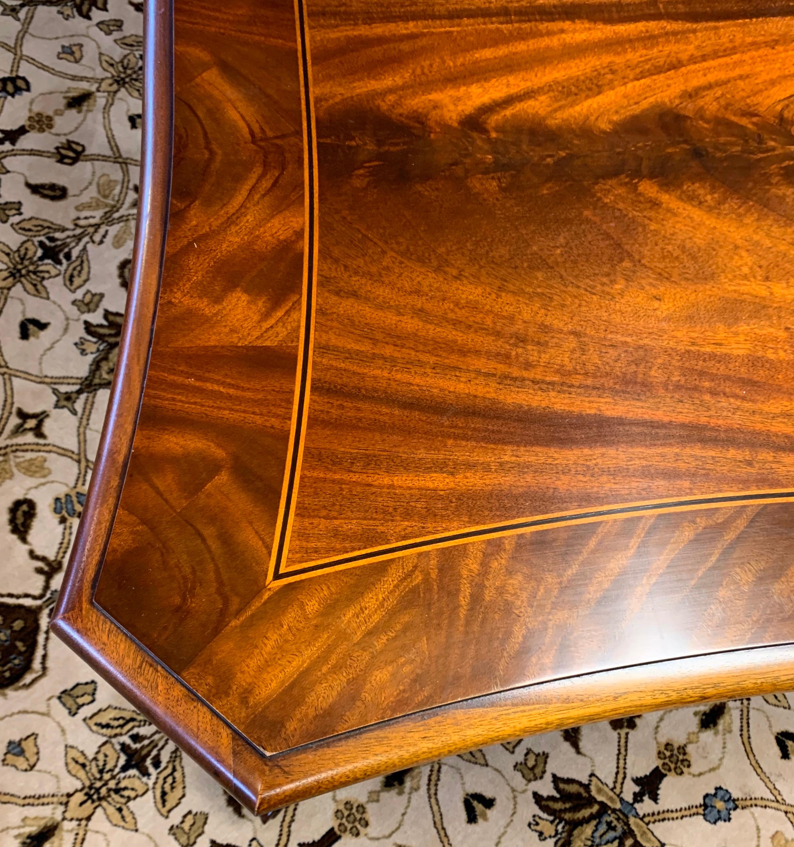 henredon mahogany dining table