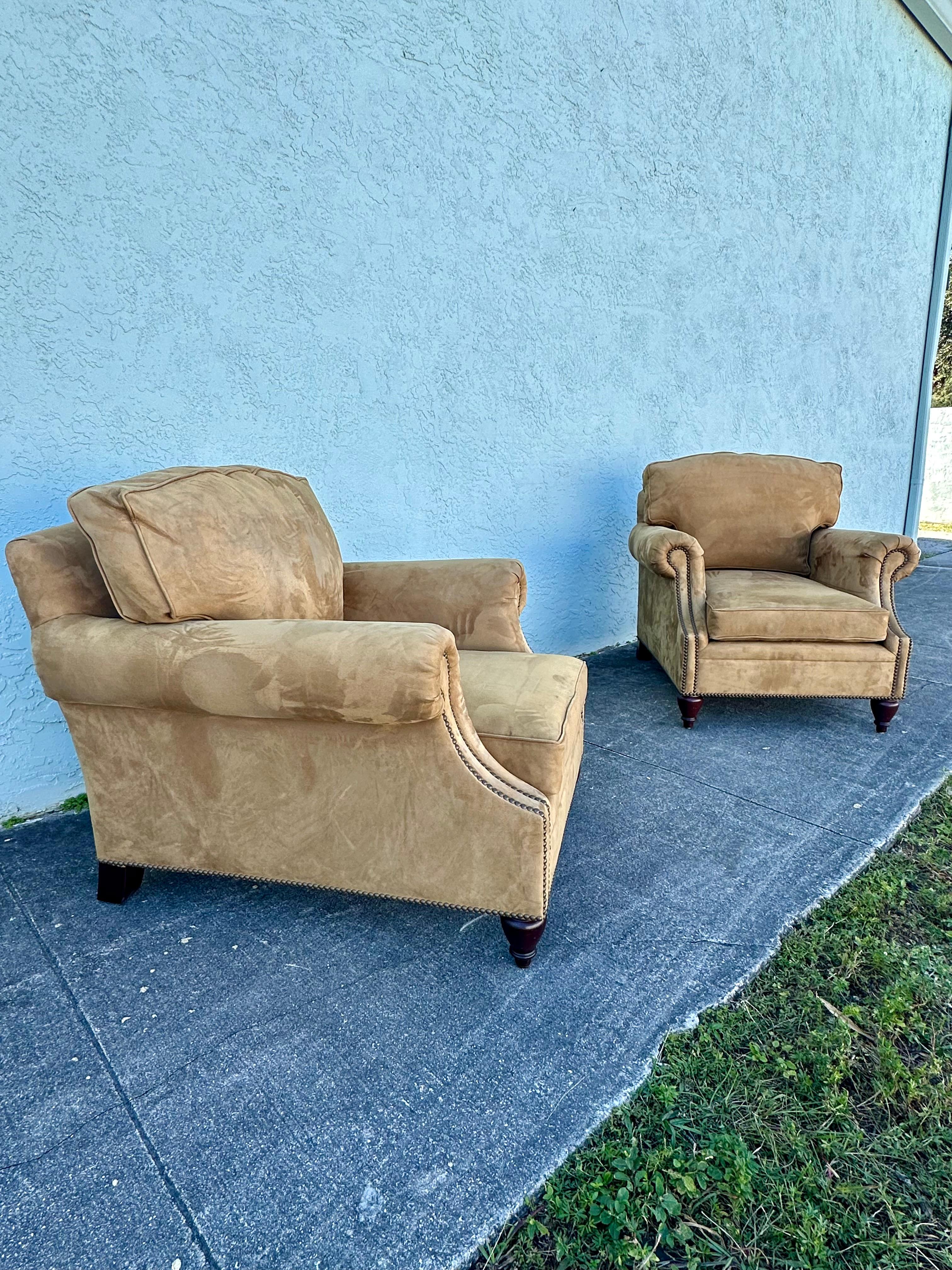 Moderno Ralph Lauren Henredon, Sedie in cammello tan ultra scamosciato, Set di 2 in vendita