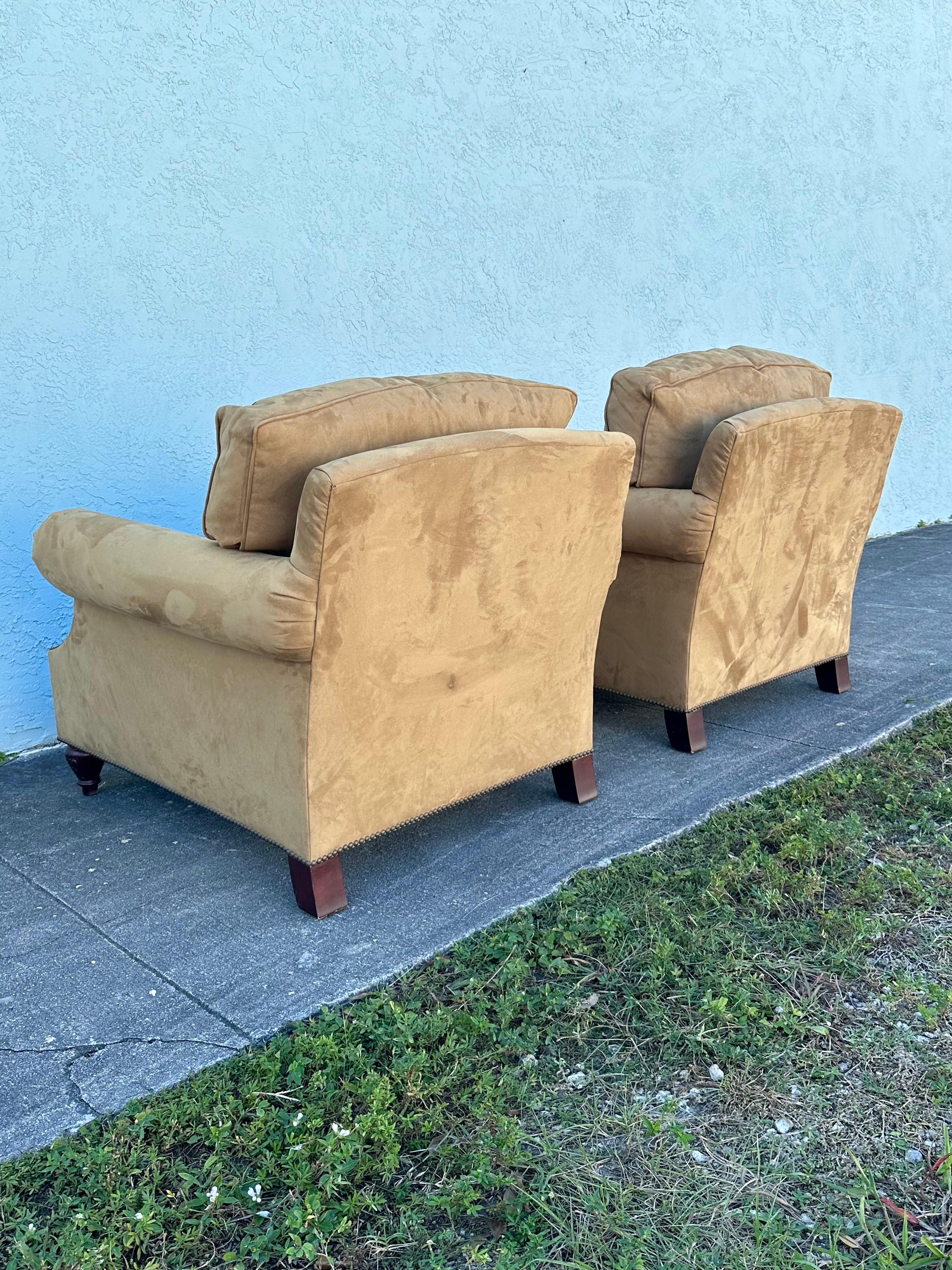 Ralph Lauren Henredon, Sedie in cammello tan ultra scamosciato, Set di 2 In condizioni ottime in vendita a Fort Lauderdale, FL