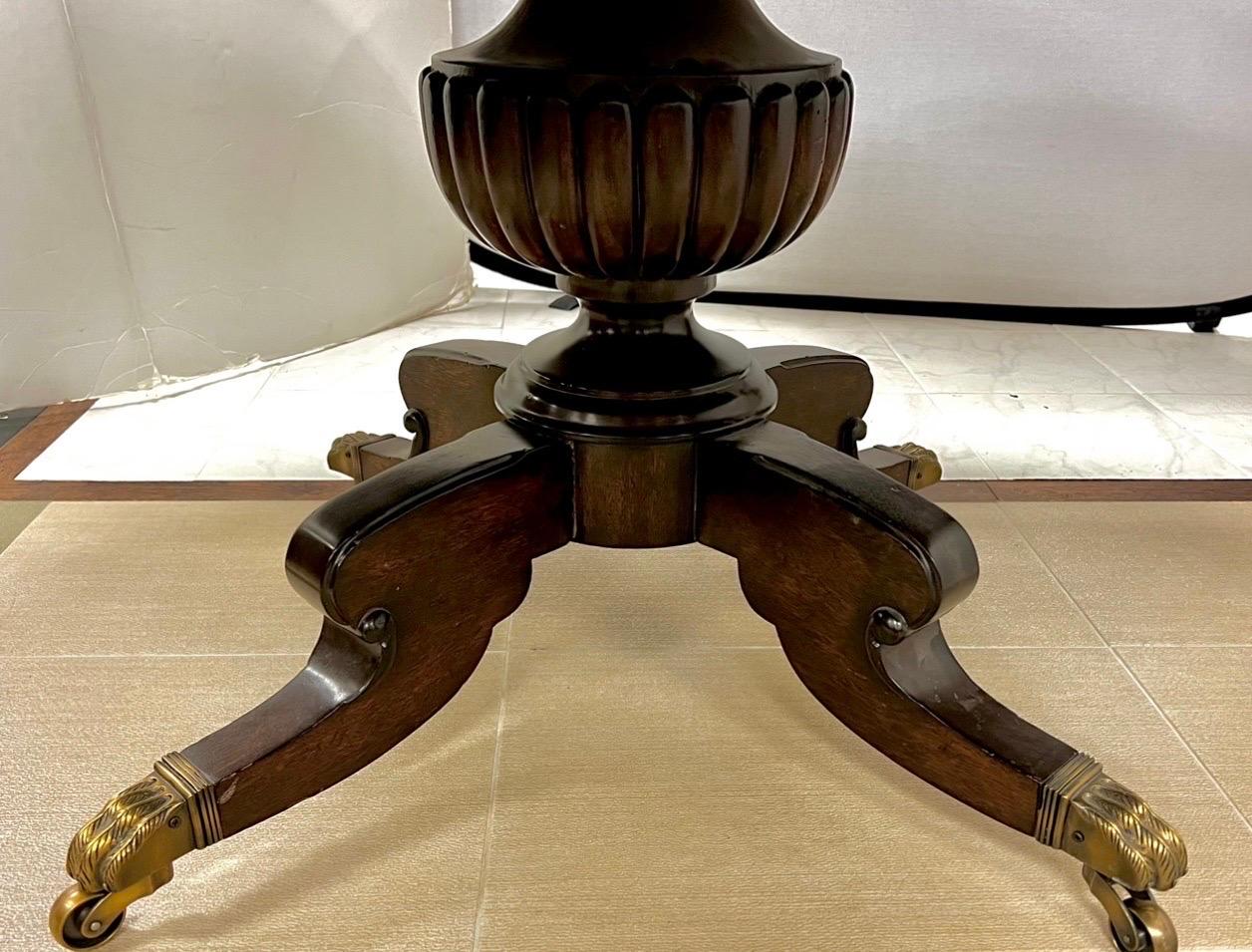 Brass Ralph Lauren Henredon Round Mahogany Single Pedestal Circular Dining Room Table