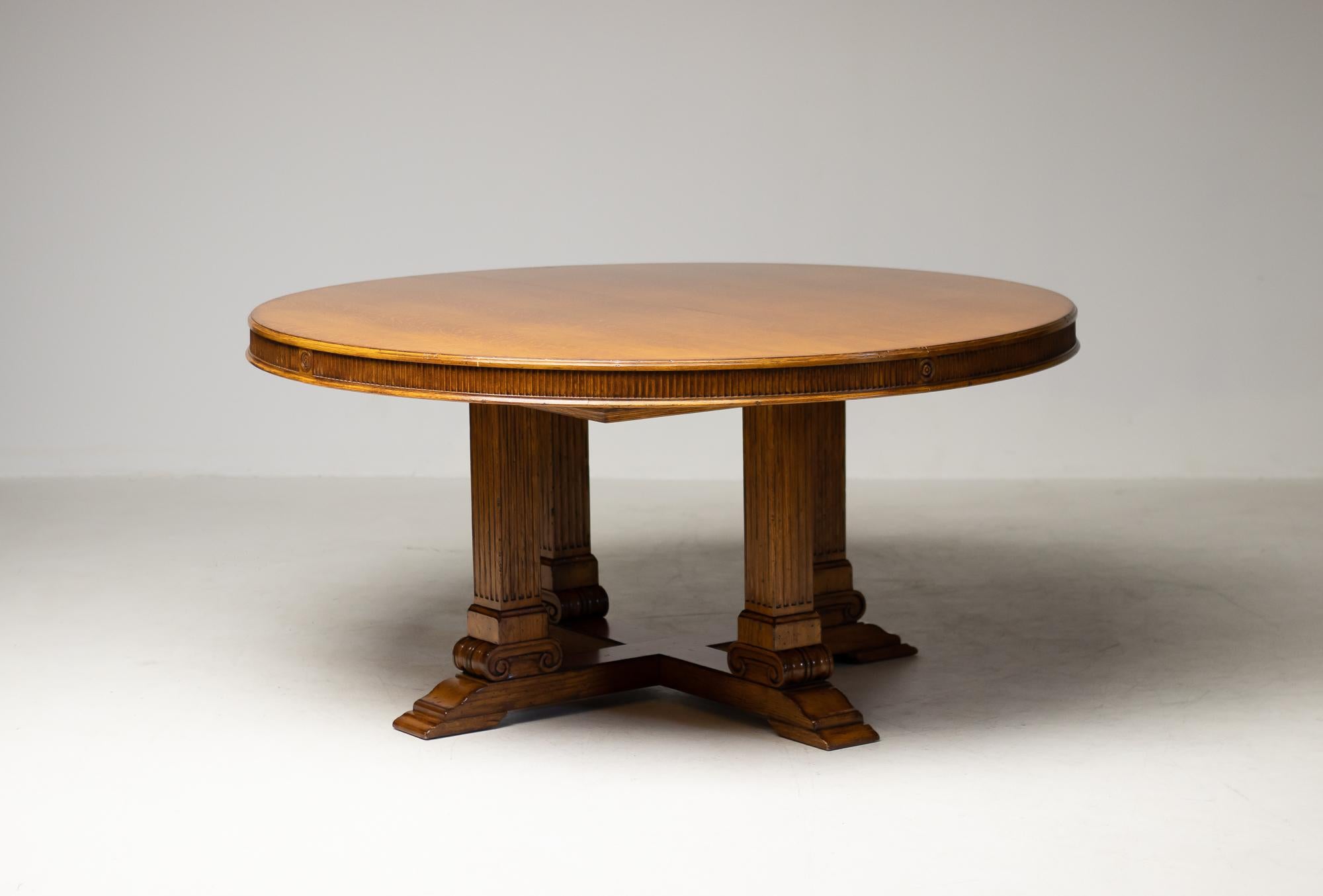 20th Century Ralph Lauren Hither Hills 6-10 Person Large Round Extending to Oval Dining Table