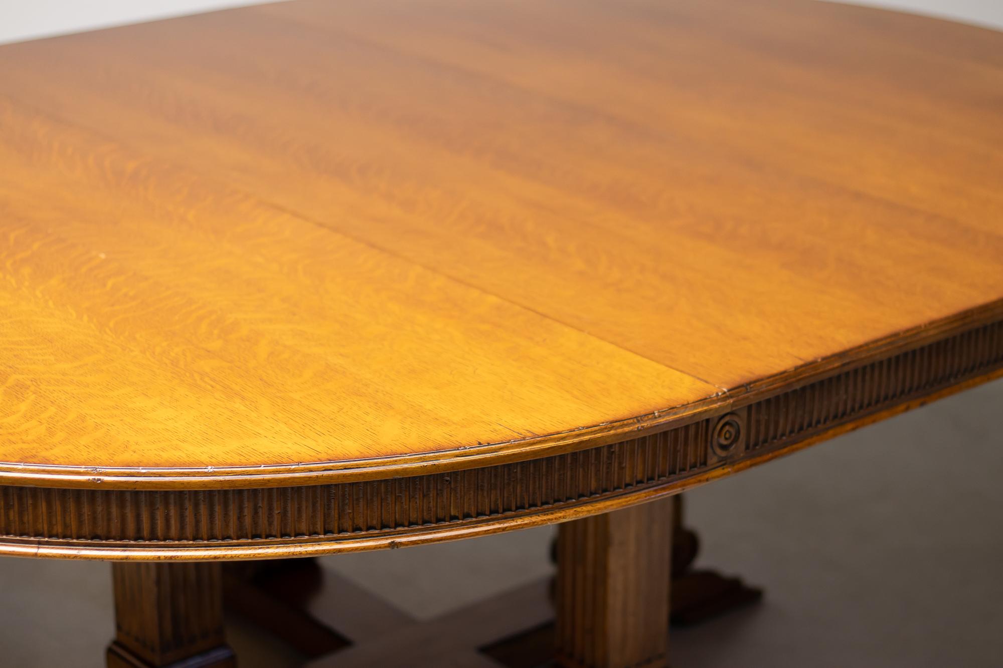 Ralph Lauren Hither Hills 6-10 Person Large Round Extending to Oval Dining Table 1
