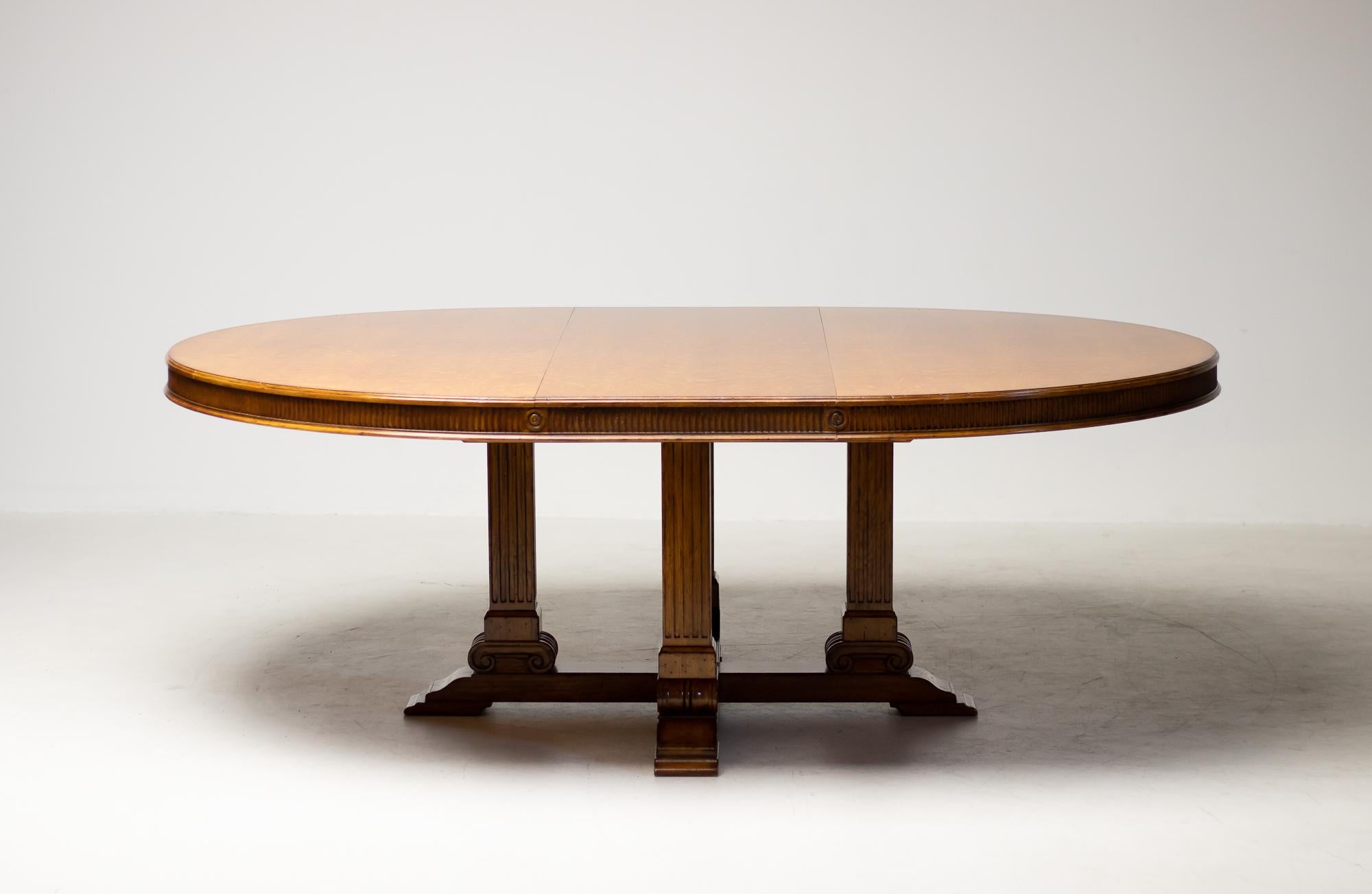 Ralph Lauren Hither Hills 6-10 Person Large Round Extending to Oval Dining Table 4