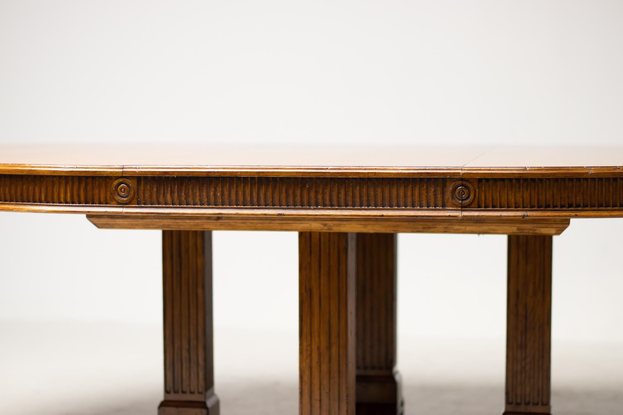 Ralph Lauren Hither Hills 6-10 Person Large Round Extending to Oval Dining Table 5