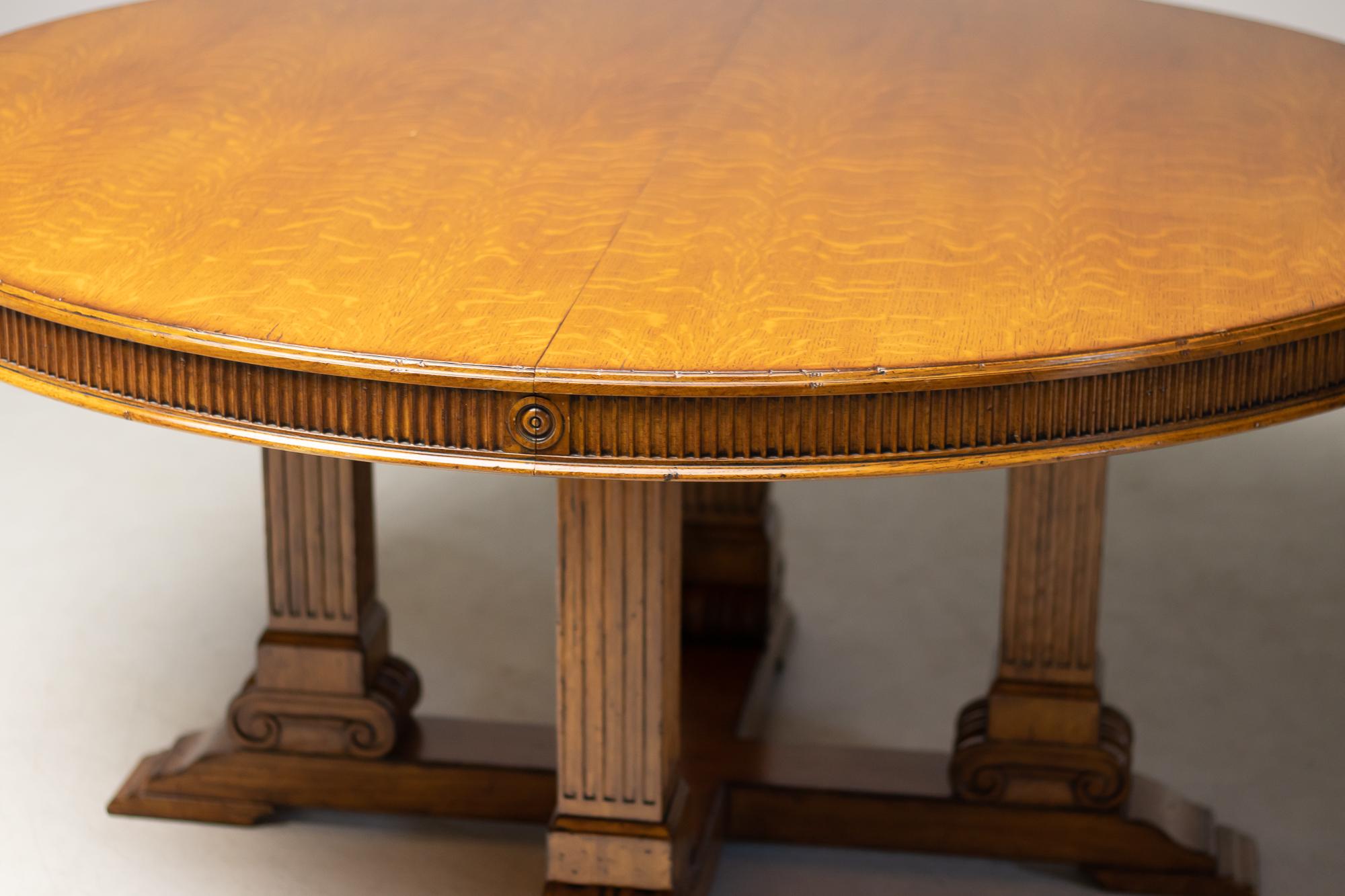 10 person round table