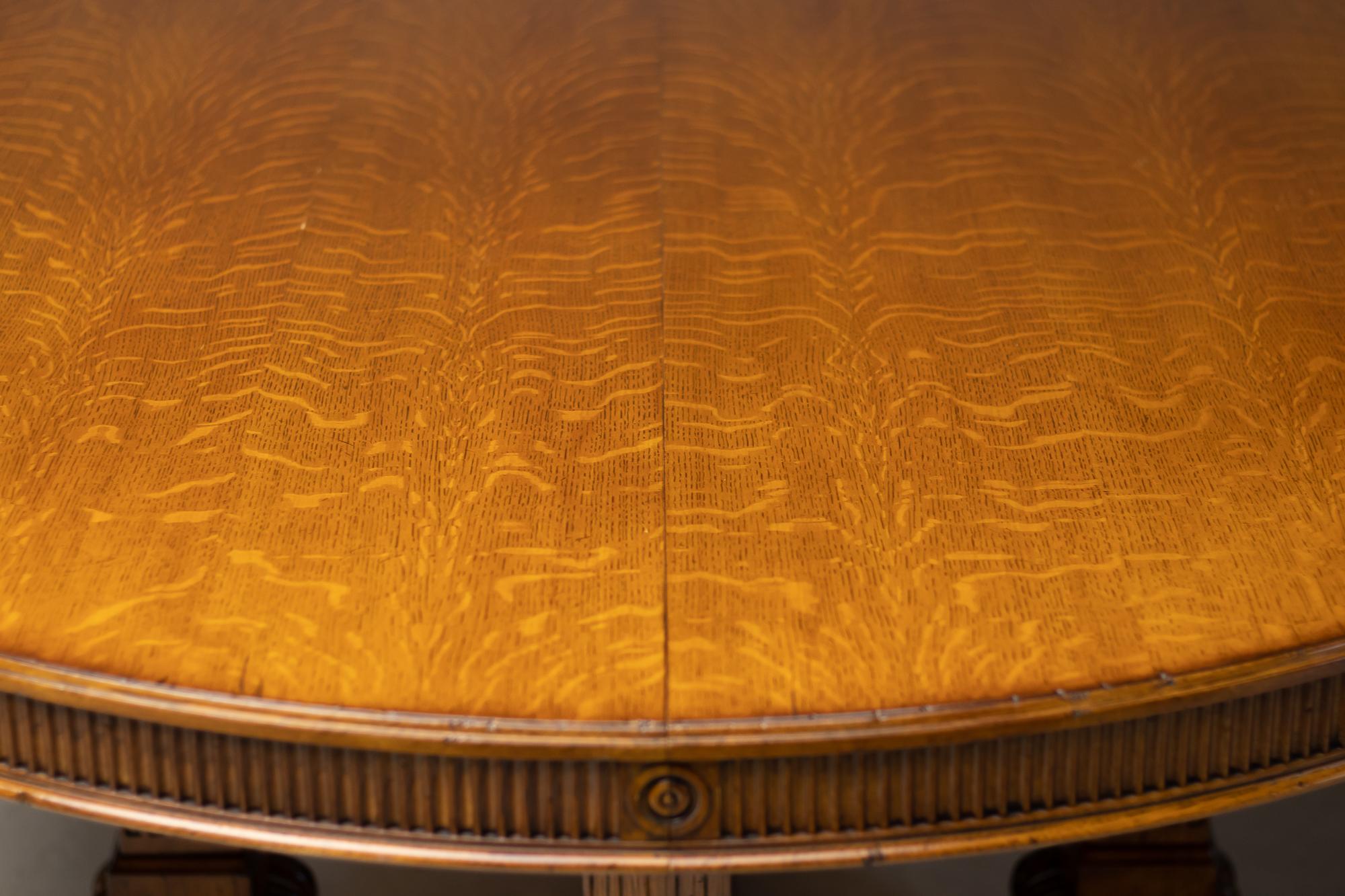 Mid-Century Modern Ralph Lauren Hither Hills 6-10 Person Large Round Extending to Oval Dining Table