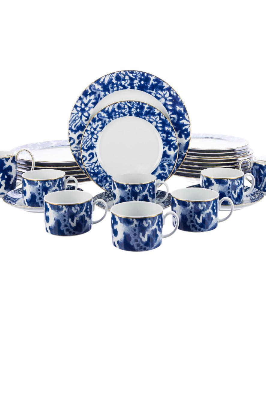 Colonial Revival Ralph Lauren Home Round Hill Dinnerware, 8 Place Settings