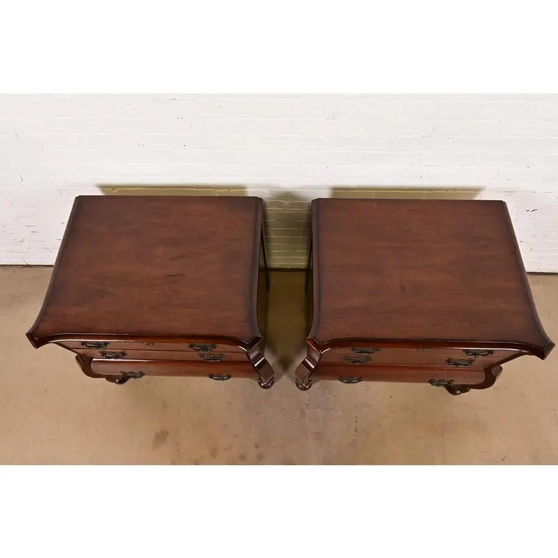 Paire de commodes de chevet Bombay en acajou de style Louis XV Ralph Lauren Italie en vente 5