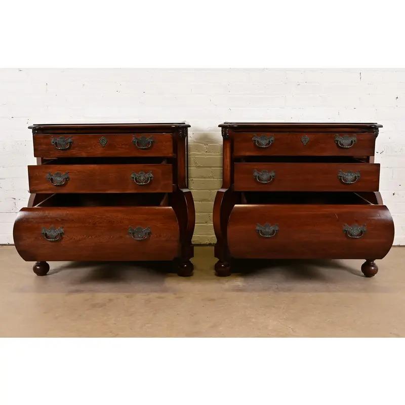 Paire de commodes de chevet Bombay en acajou de style Louis XV Ralph Lauren Italie en vente 2
