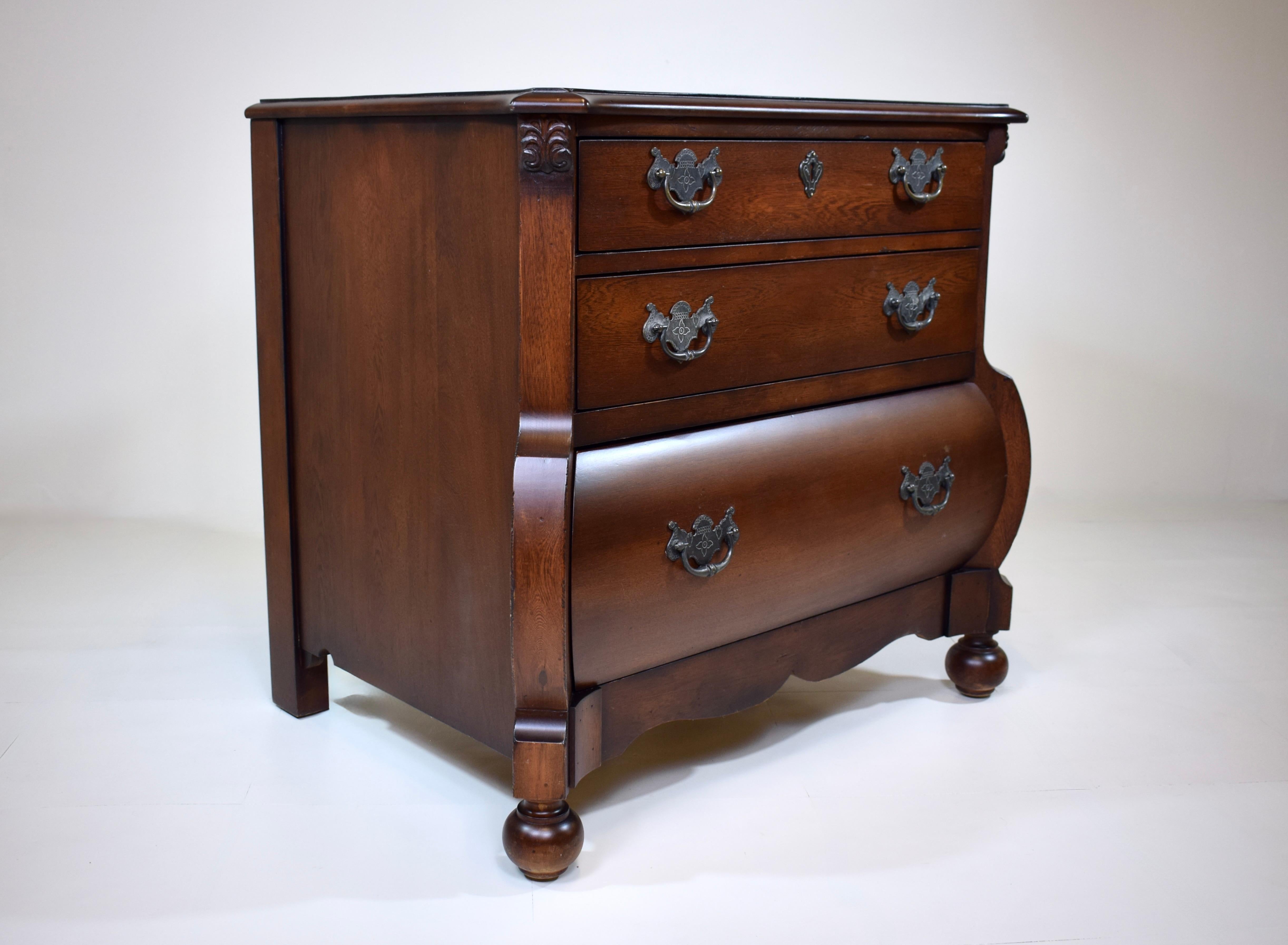 Ralph Lauren Italian Mahogany Bombay Form Chest In Good Condition In Southampton, NJ