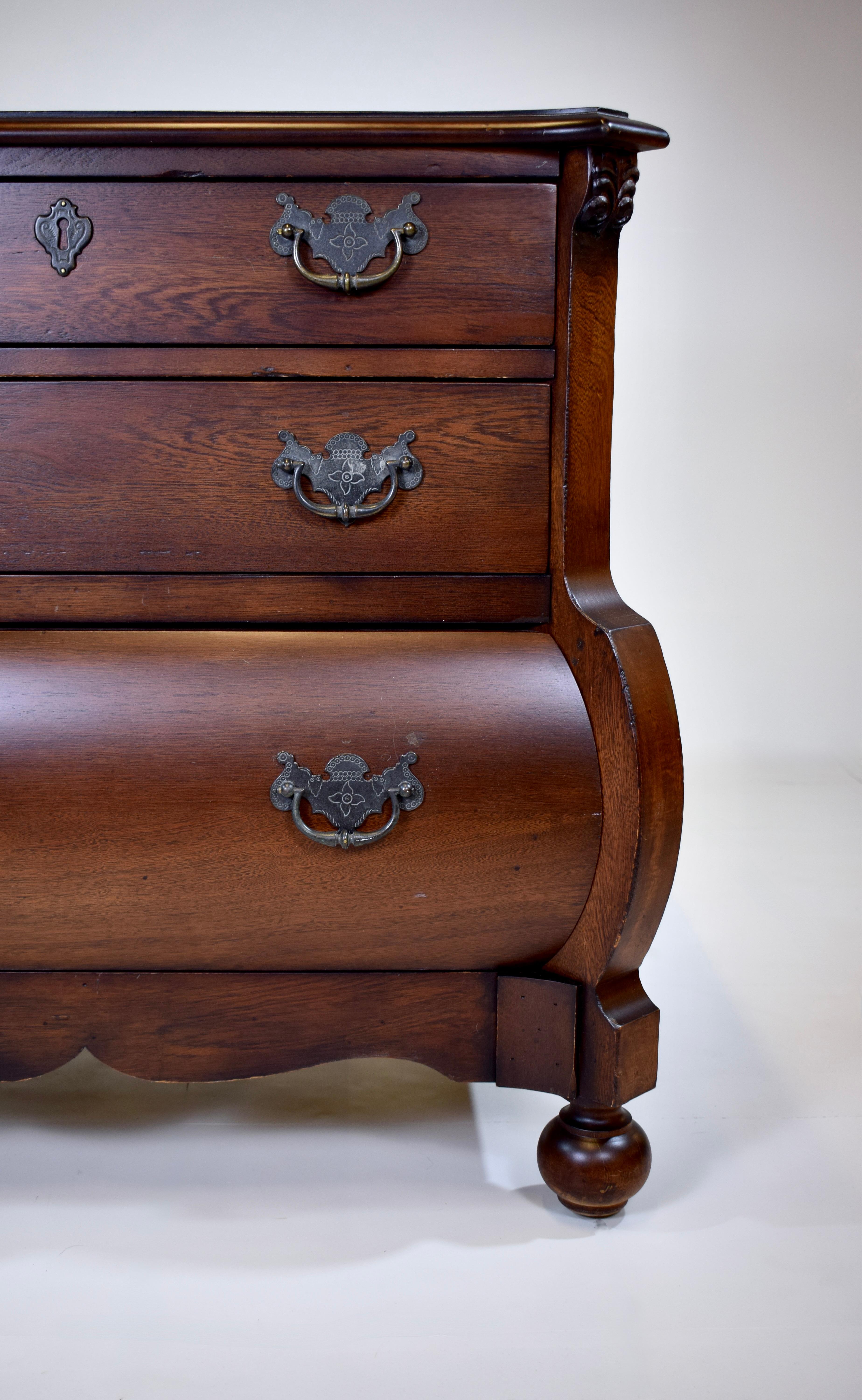 20th Century Ralph Lauren Italian Mahogany Bombay Form Chest