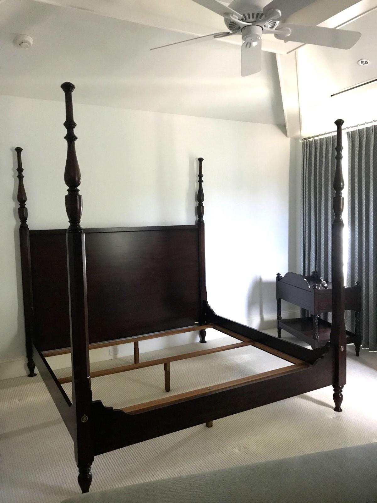 For FULL item description click on CONTINUE READING at the bottom of this page.

Offering One Of Our Recent Palm Beach Estate Fine Furniture Acquisitions Of A 
Ralph Lauren 4 Poster Mahogany King Bedframe British Colonial Style