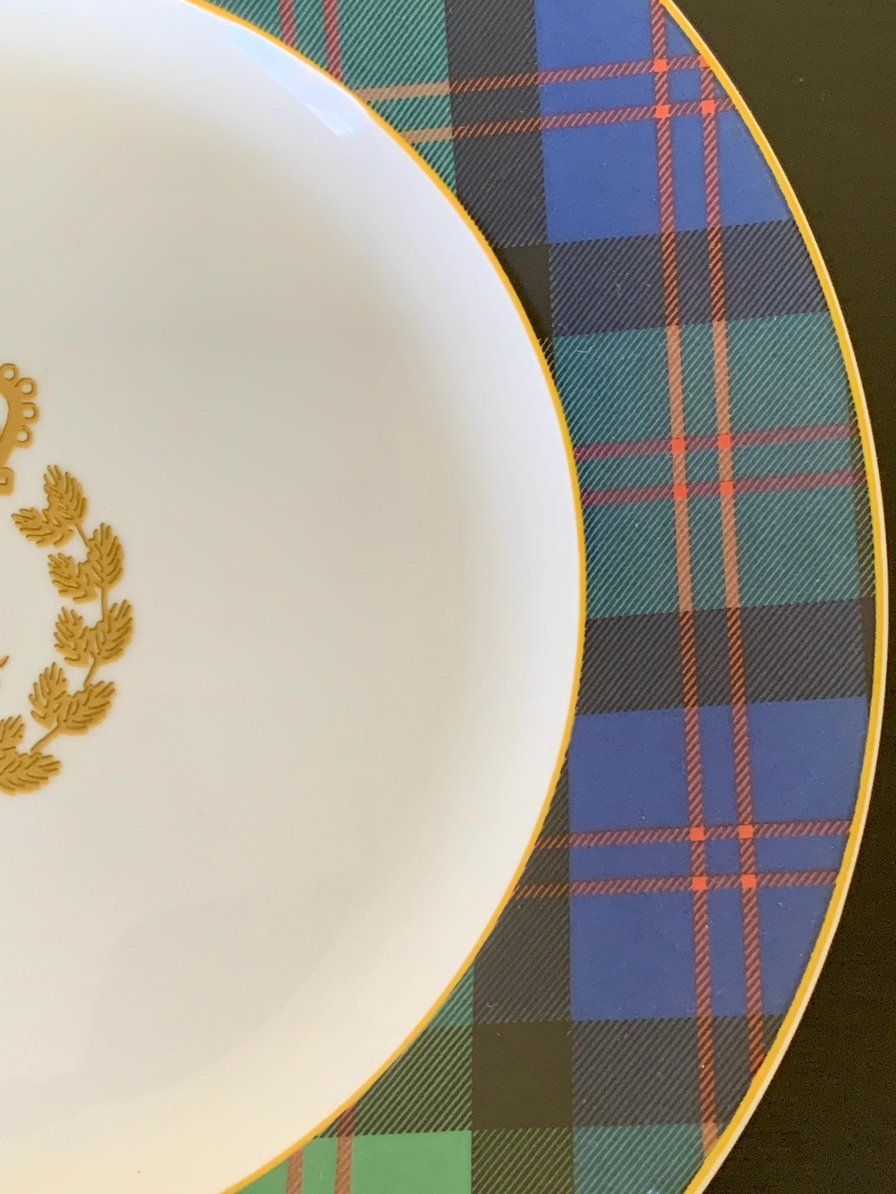 Ralph Lauren Knockhill Tartan Plaid Luncheon Plates, Pair In Good Condition For Sale In Elkhart, IN