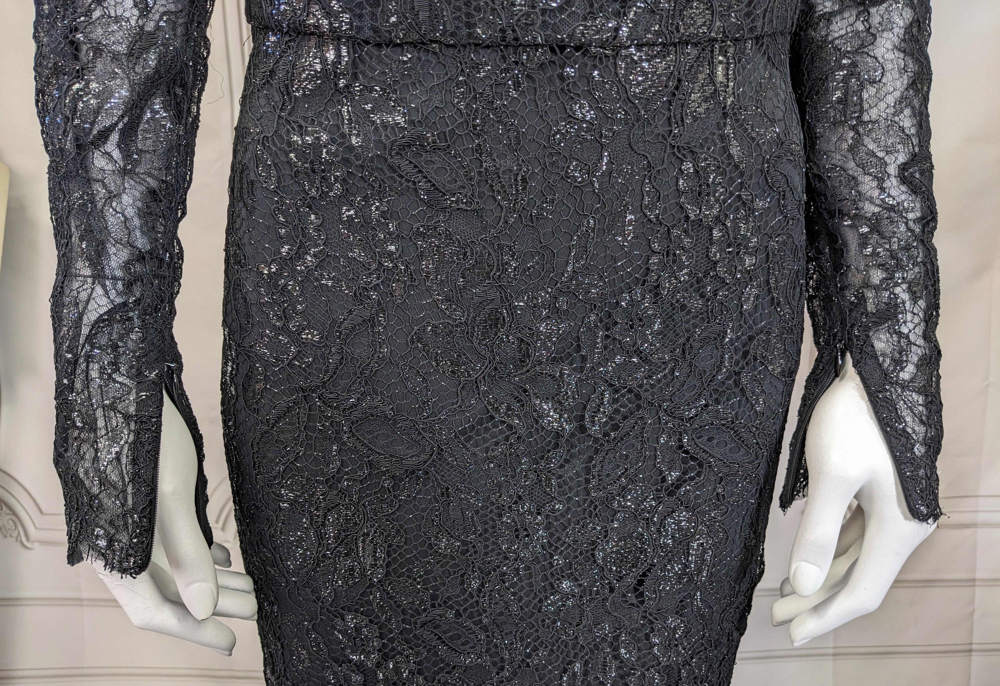 Robe fourreau en dentelle métallique laquée, Ralph Lauren Purple Label Excellent état - En vente à New York, NY