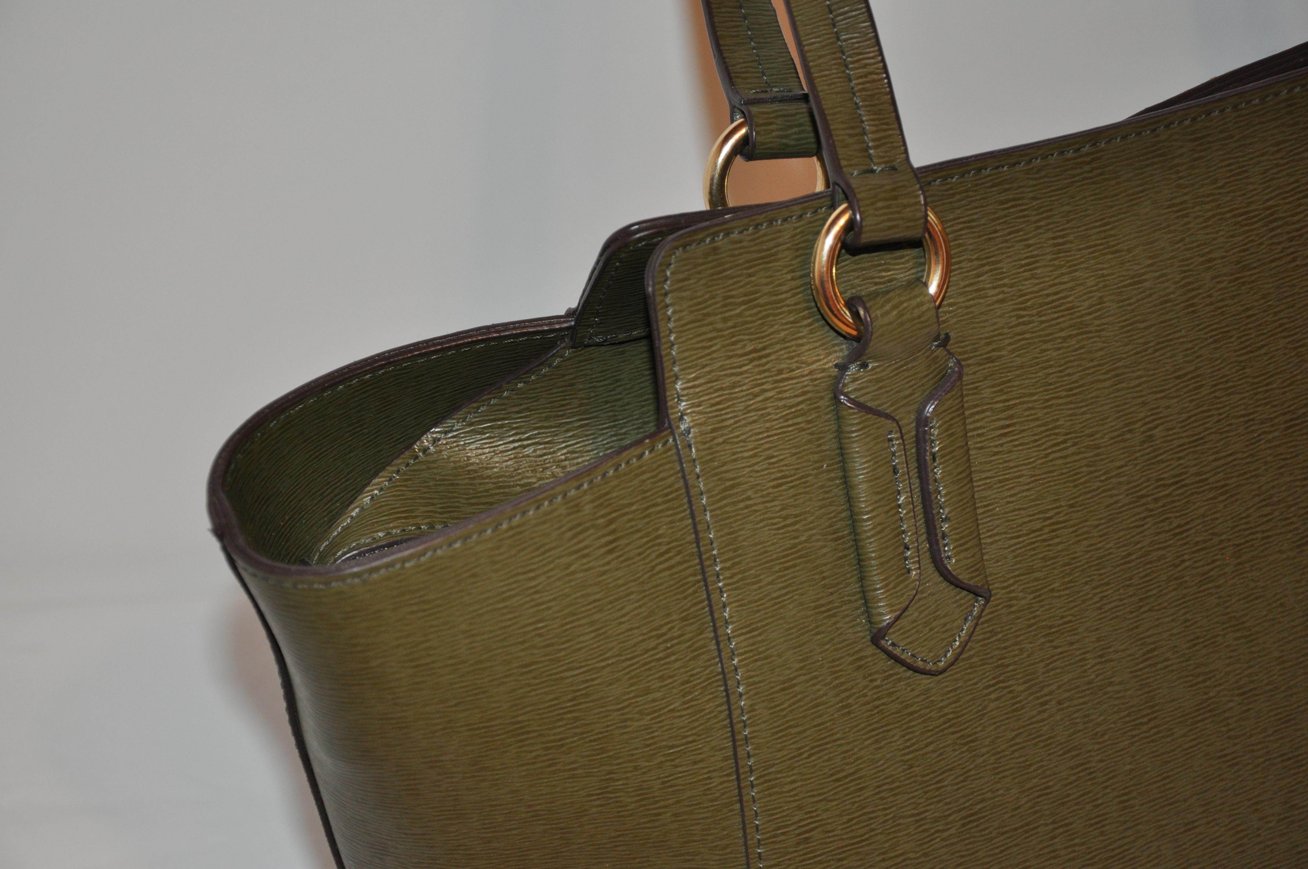 Ralph Lauren Large Textured Calfskin Olive-Green Double Handle Tote In Good Condition For Sale In New York, NY