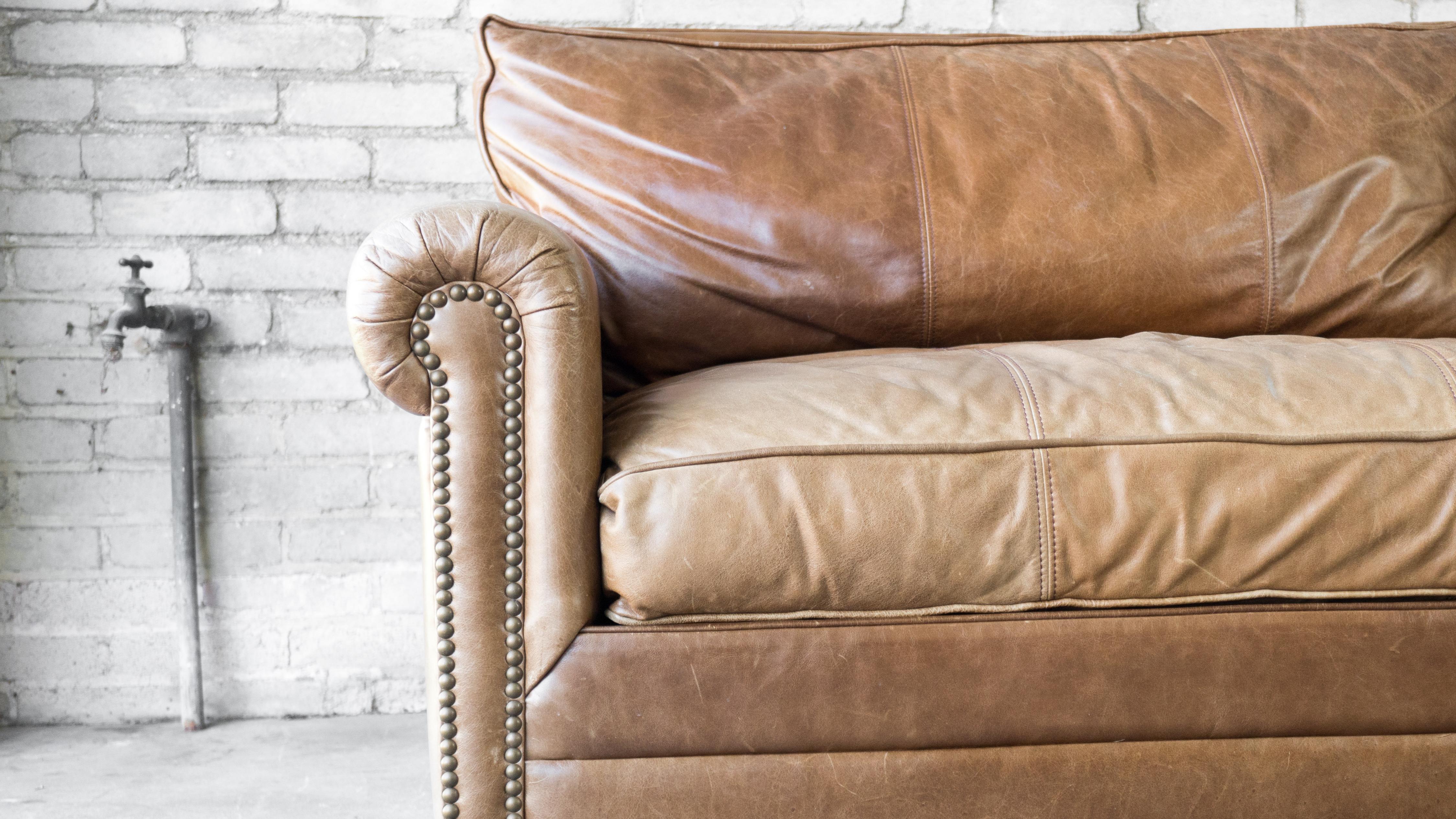 Ralph Lauren Leather MacIntyre Sofa In Good Condition For Sale In Boston, MA