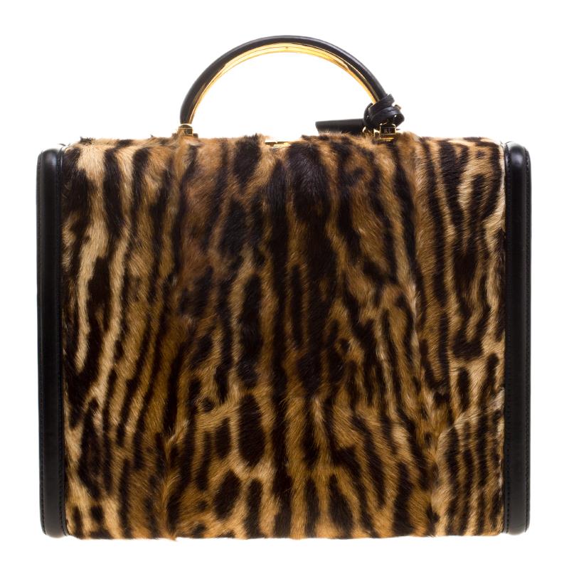 Preparado de maravilla, este bolso viene en un agradable color beige y está esperando a que lo cojas. Visualmente atractivo e increíblemente elegante es este bolso vintage de pelo de poni elaborado con tejido de alta calidad. Equipado con el diseño