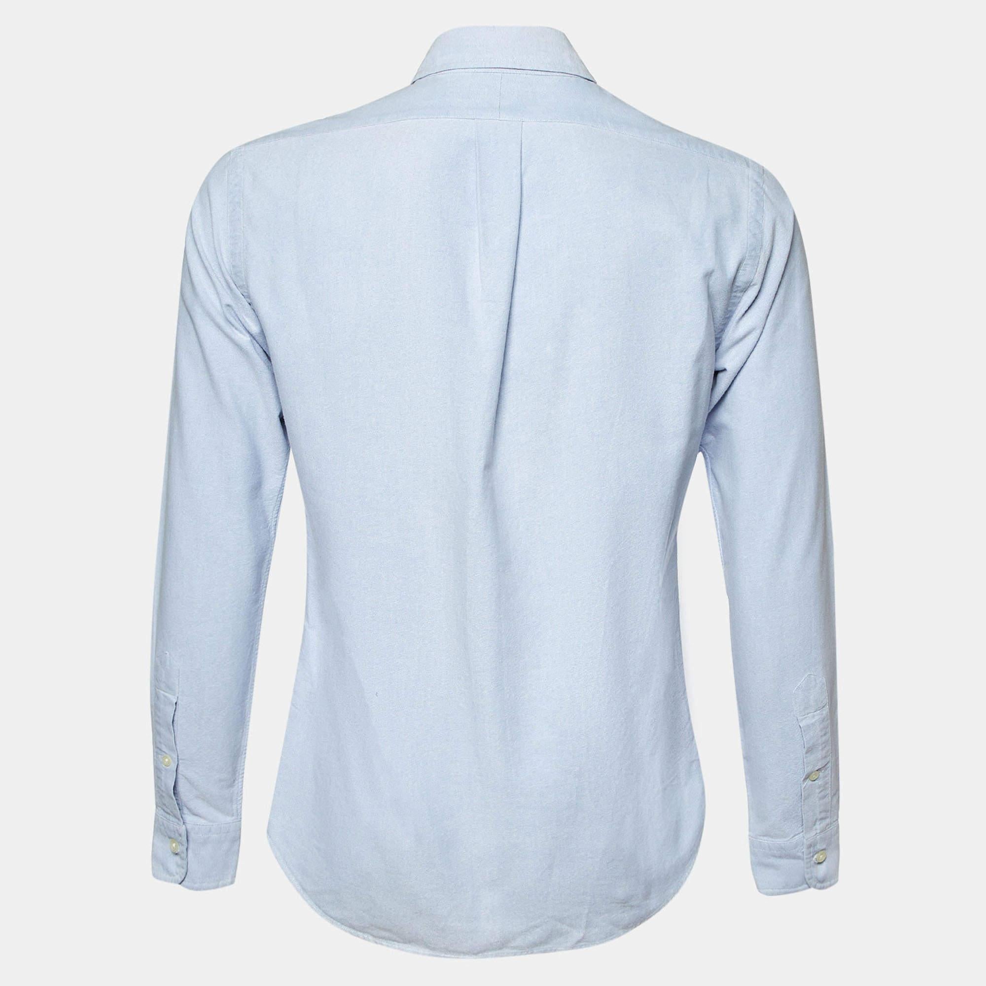 Explore Ralph Lauren for smart wardrobe staples. Cut to a custom fit this light blue mens shirt is crafted using cotton to grant you all day comfort.
