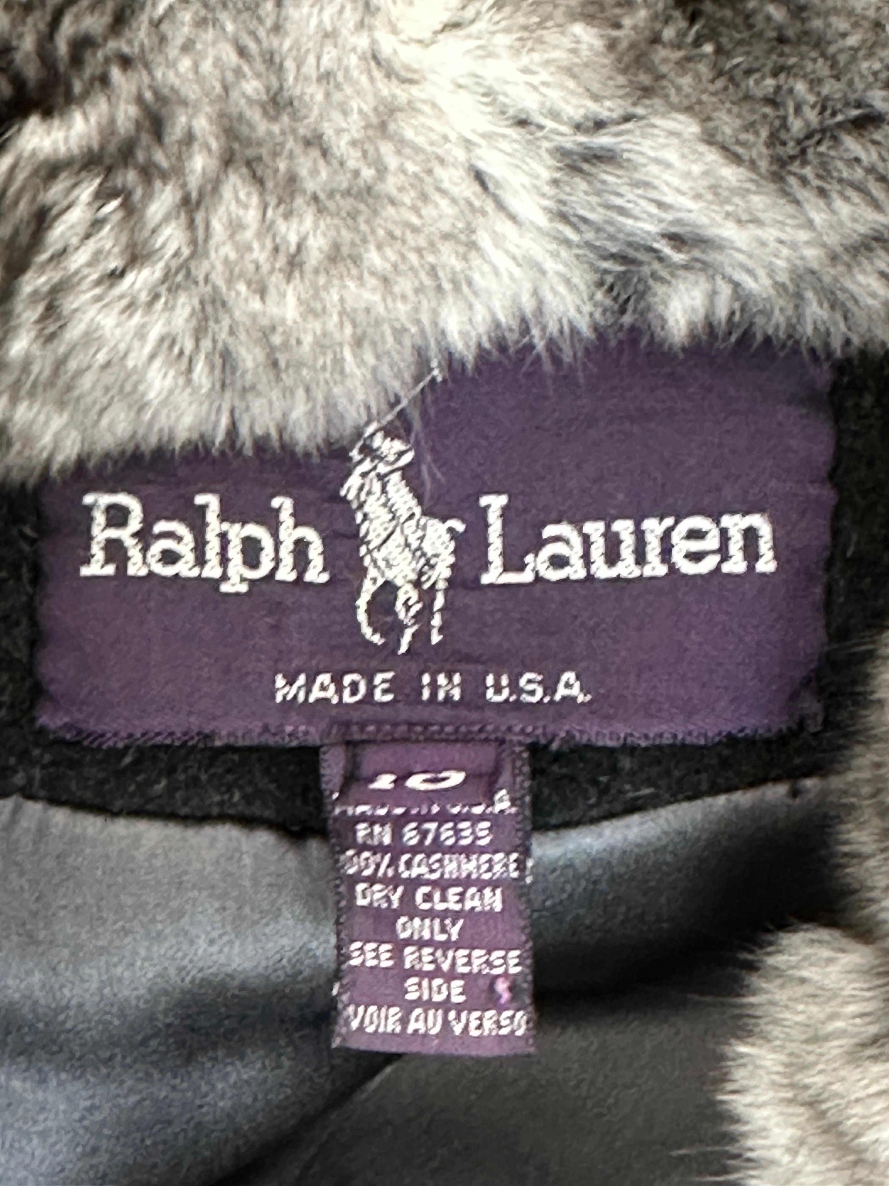 Ralph Lauren Luxurious Pure Cashmere Coat with Wide Chinchilla Portrait Collar For Sale 6