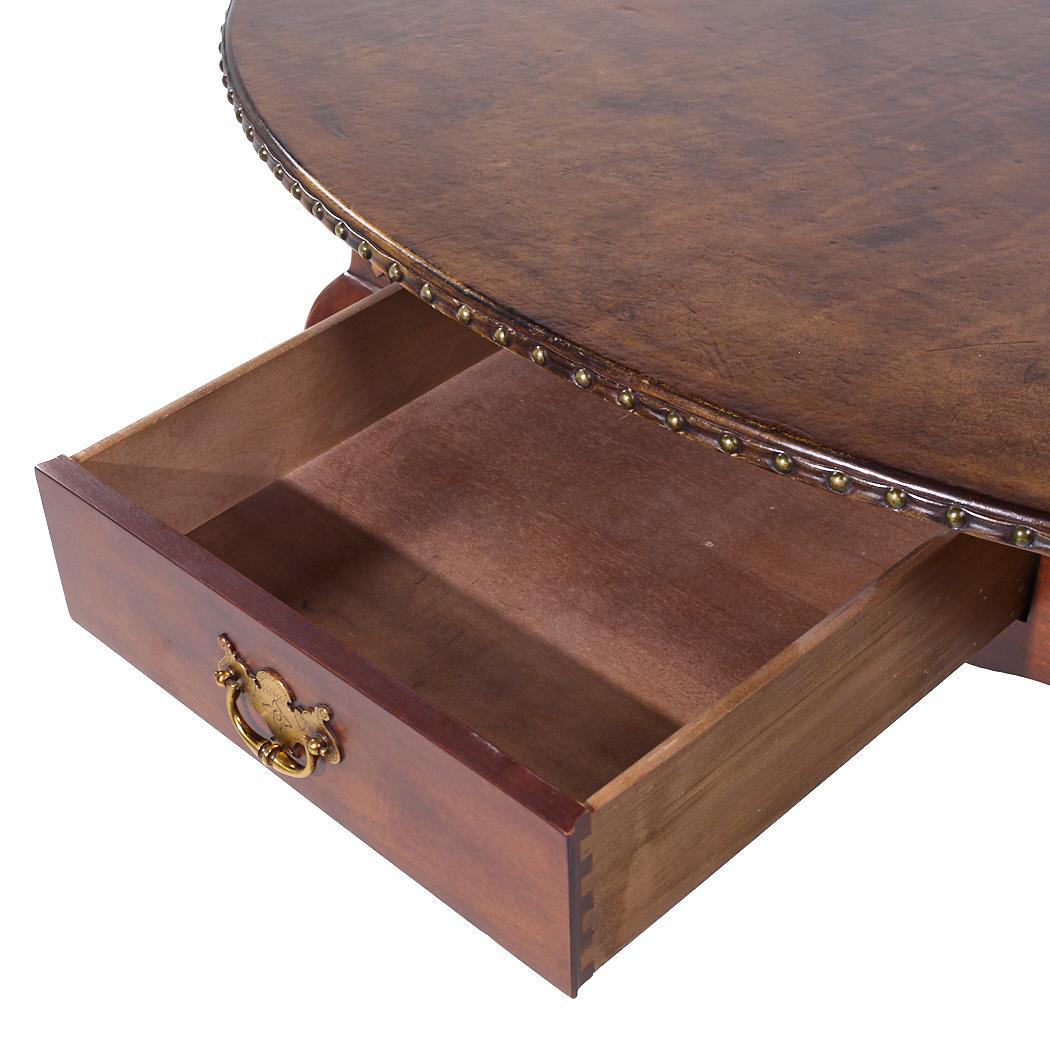 Ralph Lauren Mahogany George III Style Oval Leather Top Library Table en vente 4