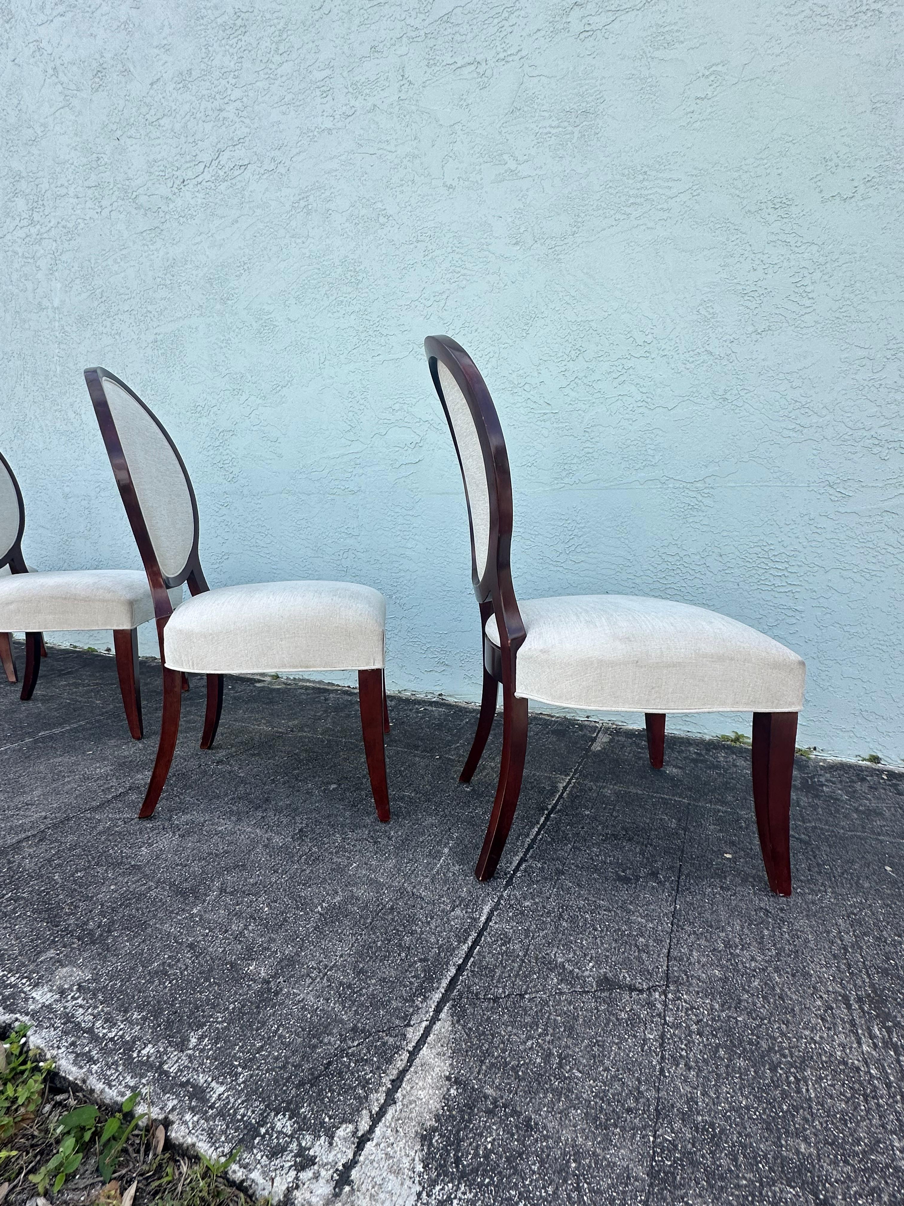 RALPH LAUREN table à piédestal en acajou avec 4 chaises à dossier en médaillon, lot de 5 en vente 6
