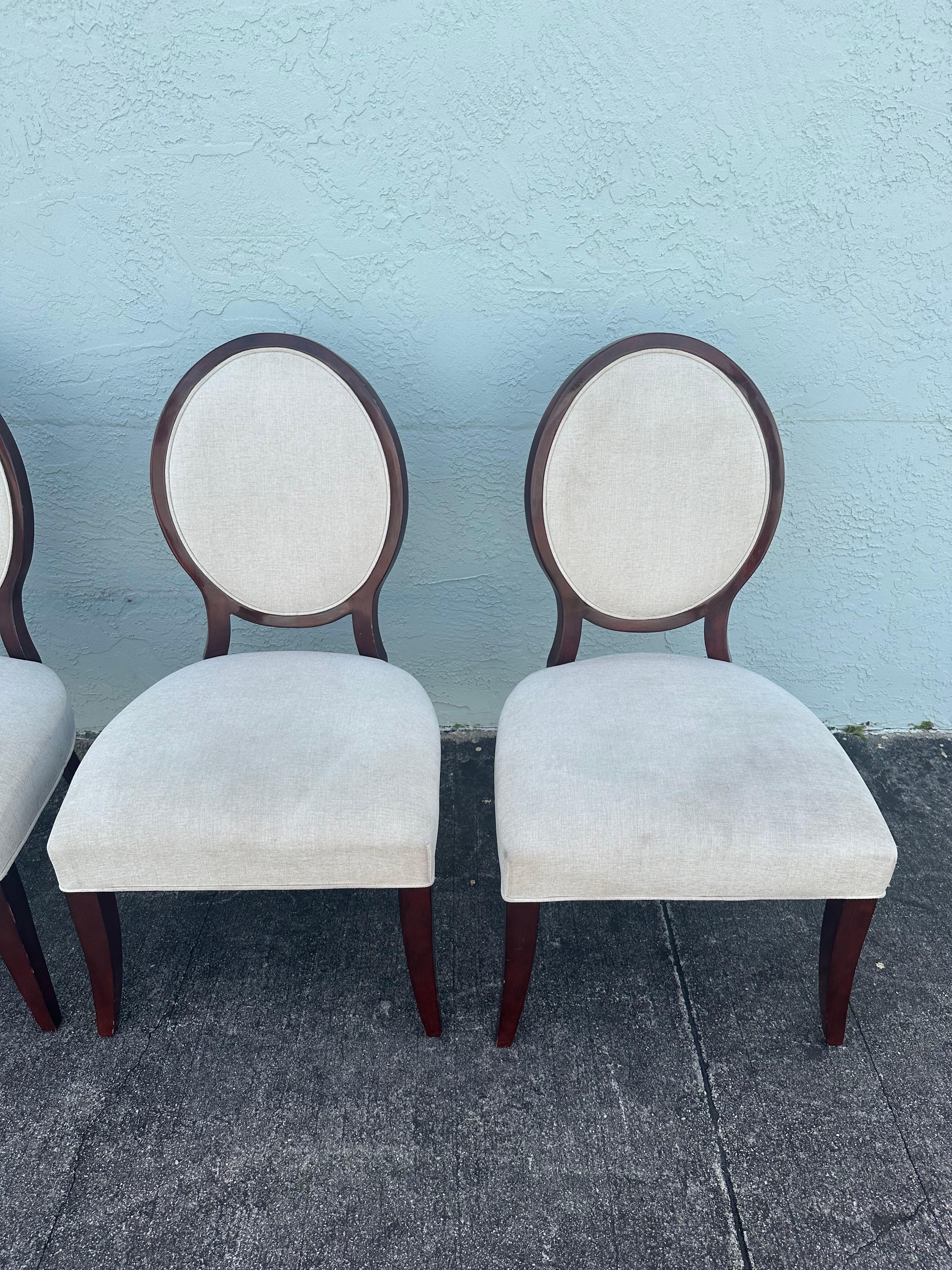 RALPH LAUREN table à piédestal en acajou avec 4 chaises à dossier en médaillon, lot de 5 en vente 8