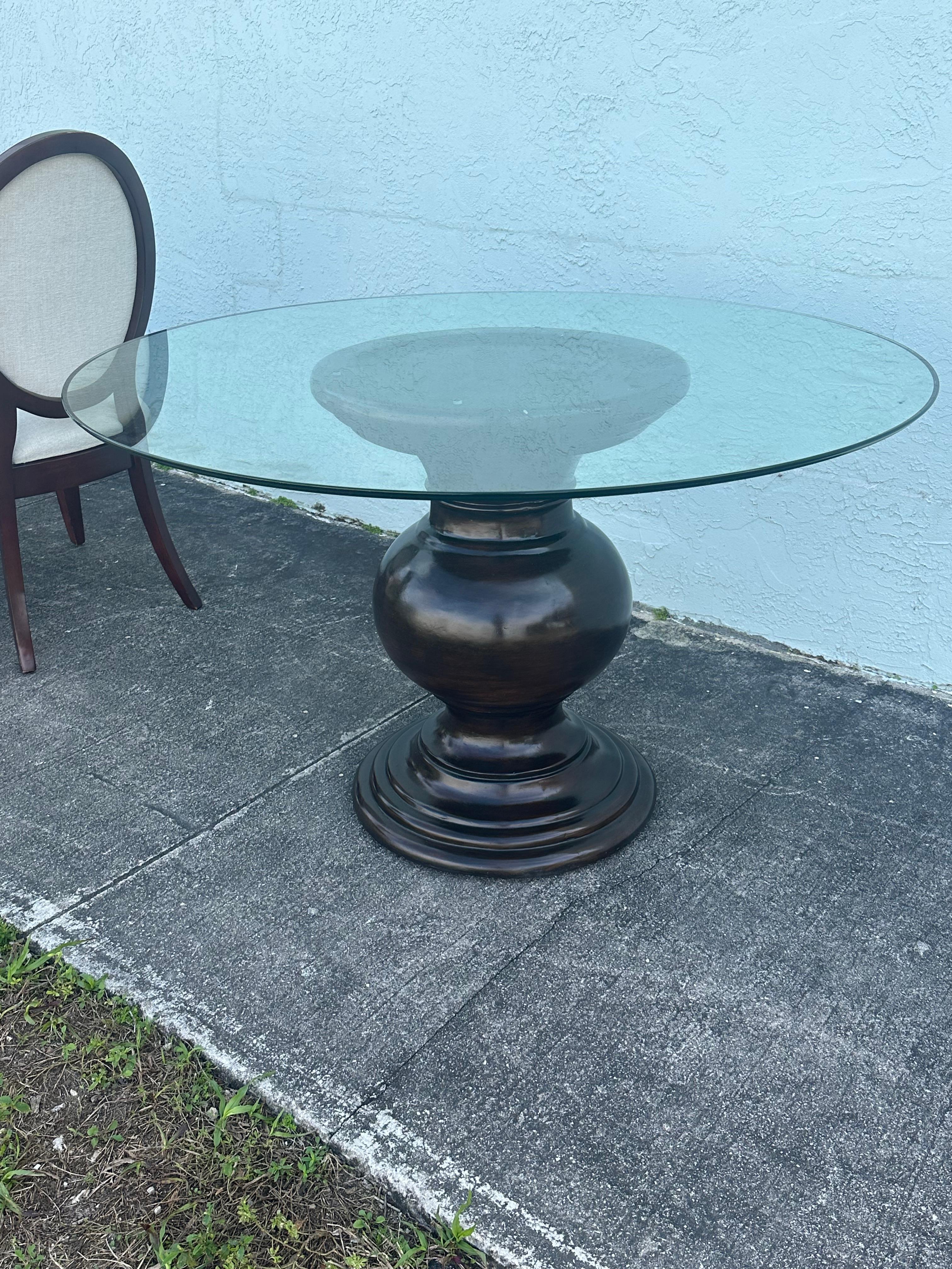 RALPH LAUREN table à piédestal en acajou avec 4 chaises à dossier en médaillon, lot de 5 en vente 10