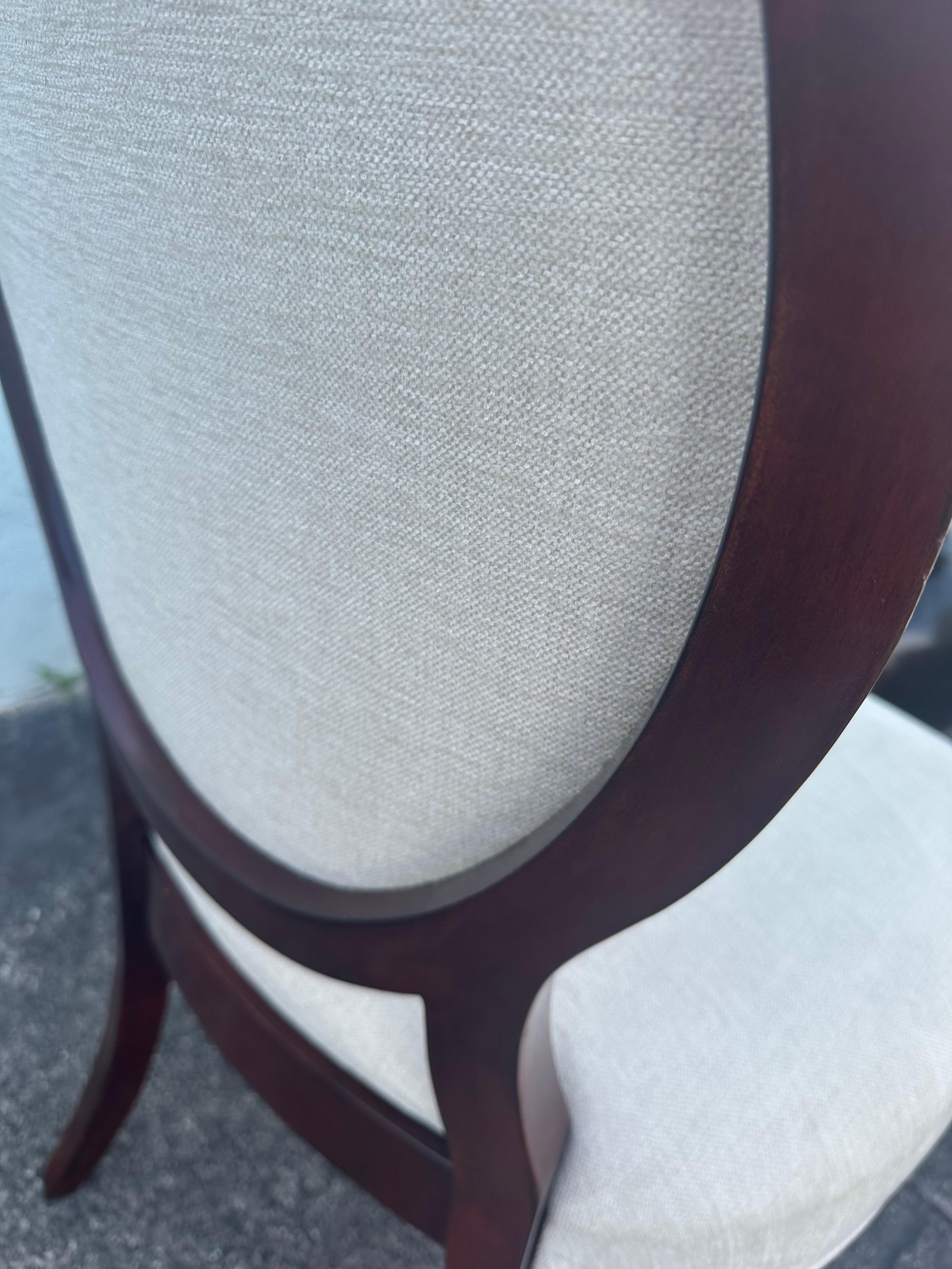RALPH LAUREN table à piédestal en acajou avec 4 chaises à dossier en médaillon, lot de 5 en vente 12