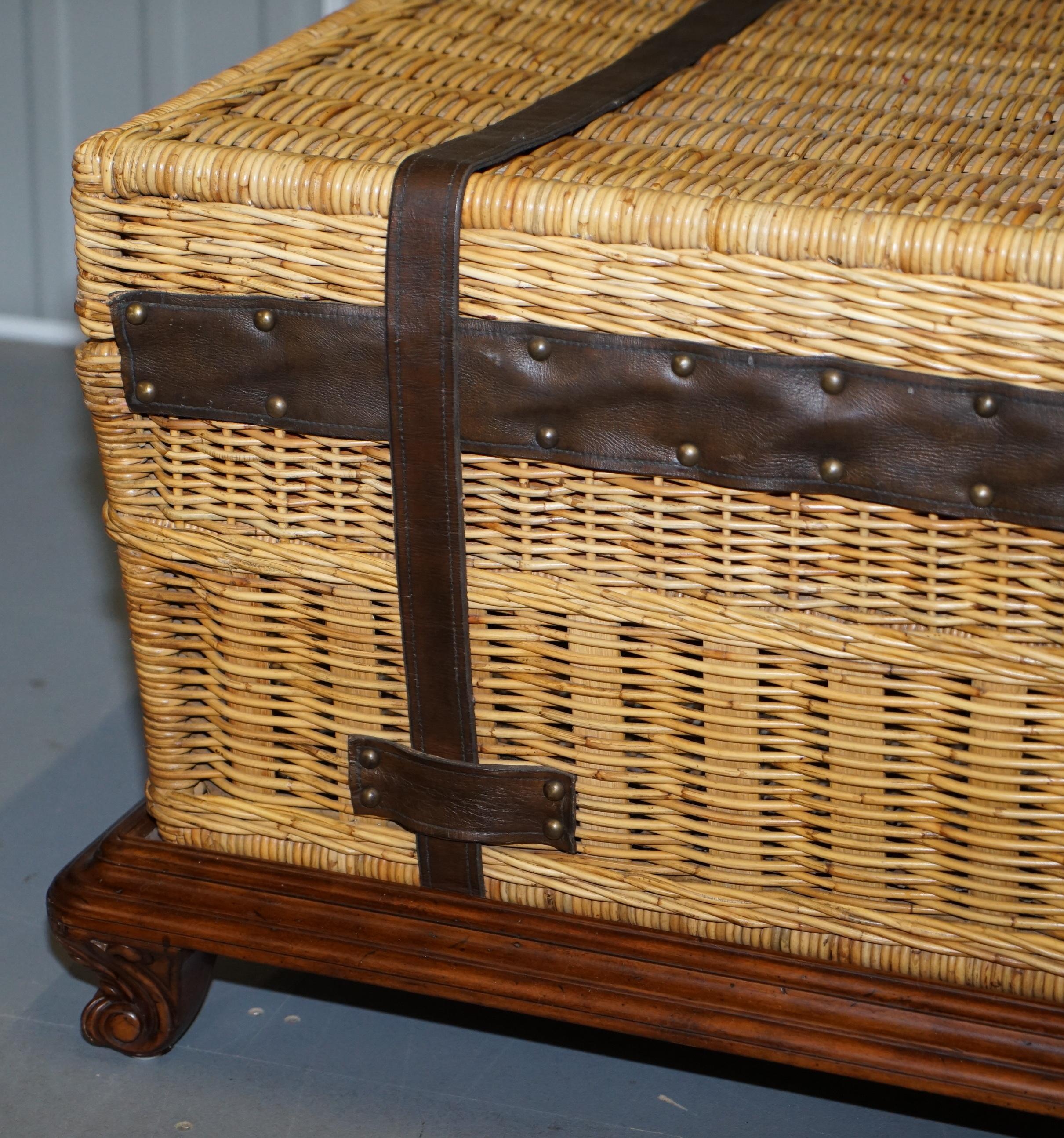 Ralph Lauren Marseilles Wicker Luggage Trunk Coffee Table Huge Internal Storage 2