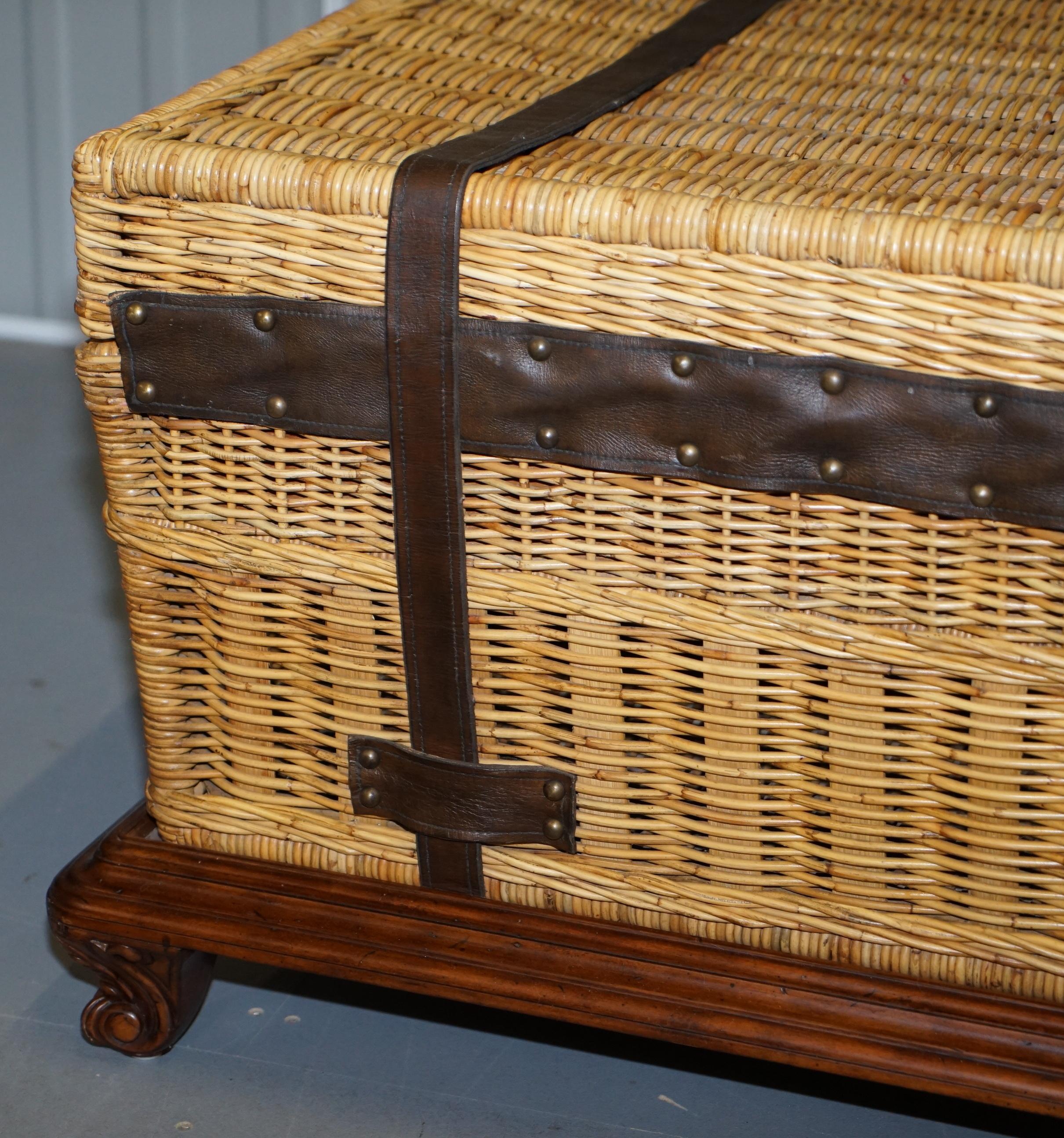 Ralph Lauren Marseilles Wicker Luggage Trunk Coffee Table Huge Internal Storage 3