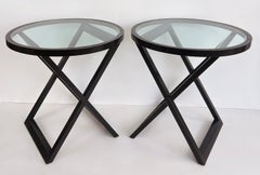 Ralph Lauren Mercer Street Runde Beistelltische, Glasplatten, "X"-Rahmen-Basen, Paar