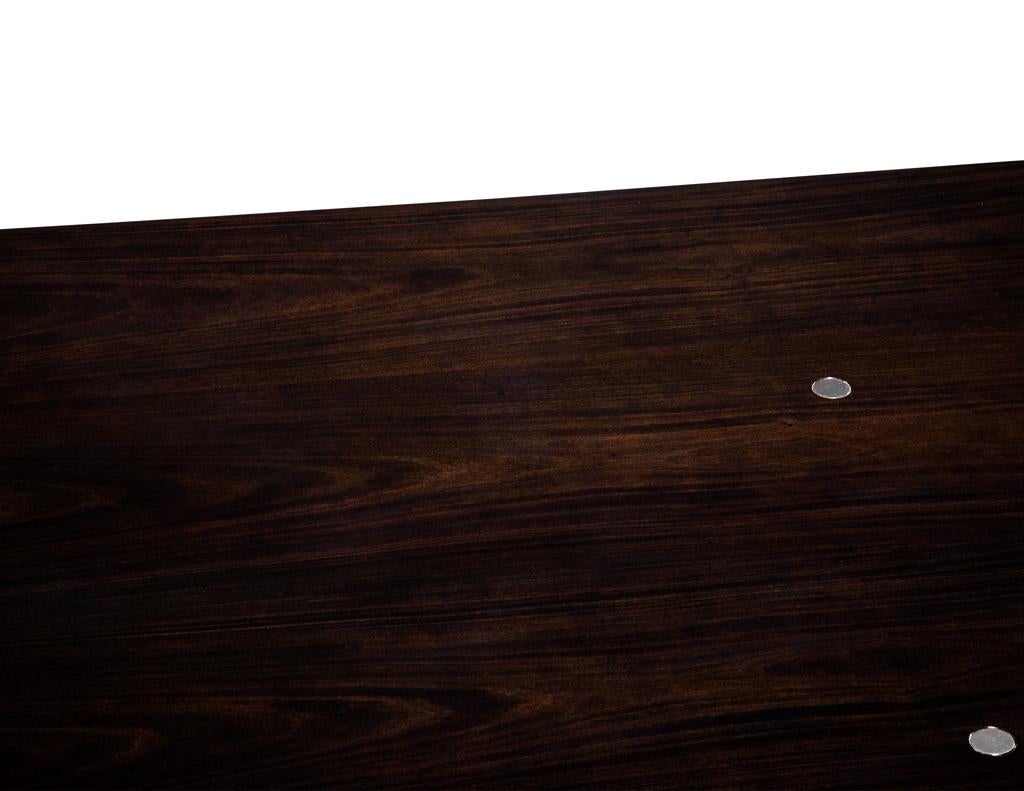Table de salle à manger moderne Ralph Lauren en acajou et acier inoxydable en vente 4