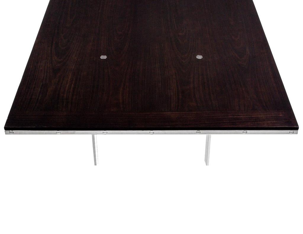 Table de salle à manger moderne Ralph Lauren en acajou et acier inoxydable en vente 8