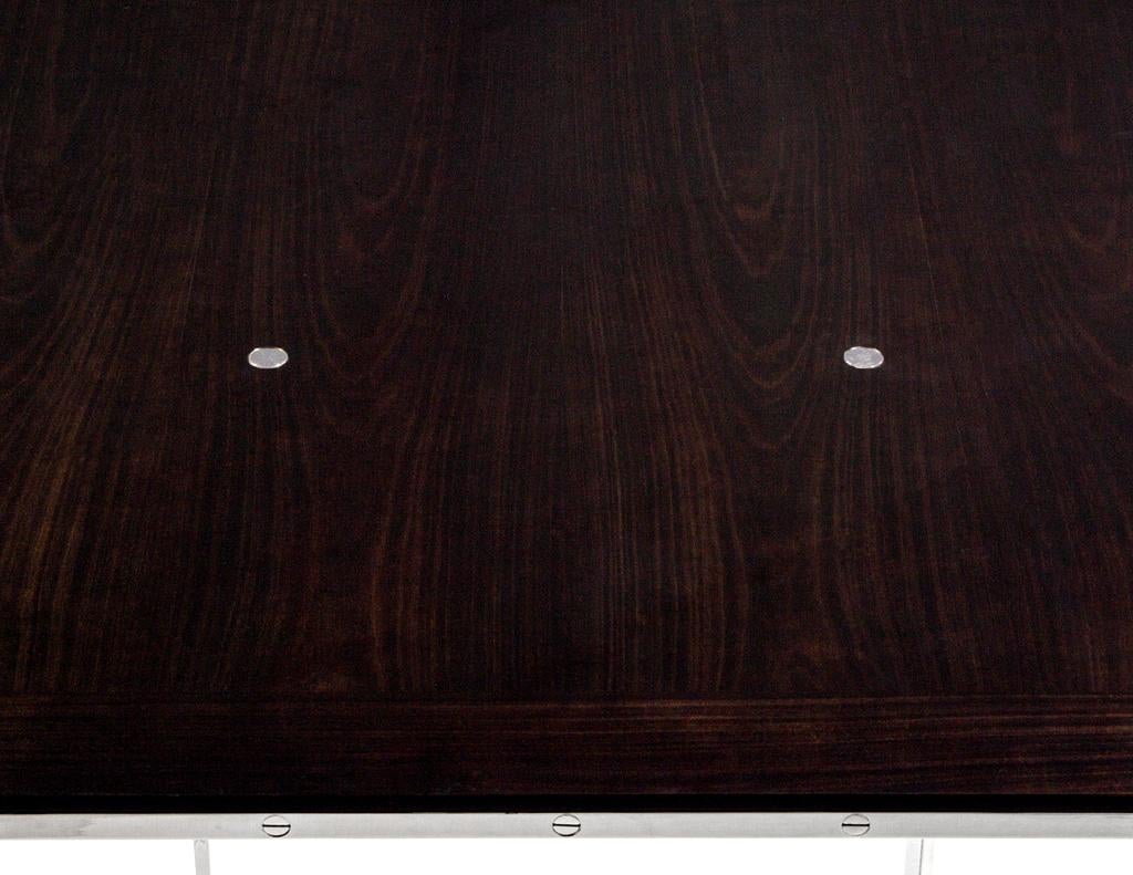 Table de salle à manger moderne Ralph Lauren en acajou et acier inoxydable en vente 9