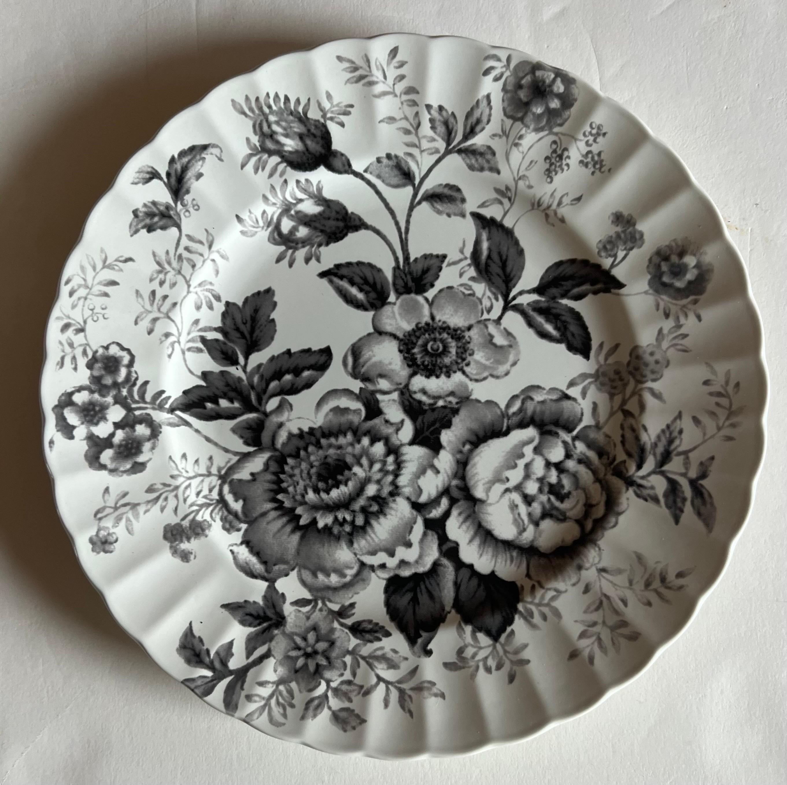 Ceramic Ralph Lauren Morning Garden Black Dinnerware Set ~ 6 Pieces For Sale