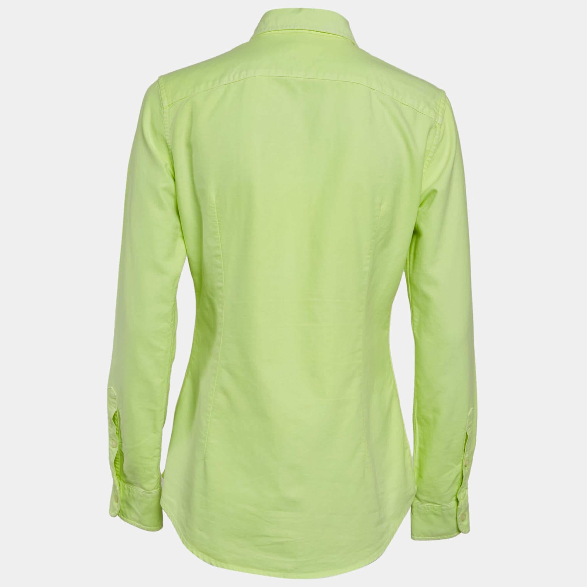 Le camicie sono una parte indispensabile del guardaroba.  Per questo motivo, questo marchio ti offre una creazione versatile ed elegante. È stato realizzato con materiali di qualità in una tonalità versatile. La camicia è caratterizzata da elementi
