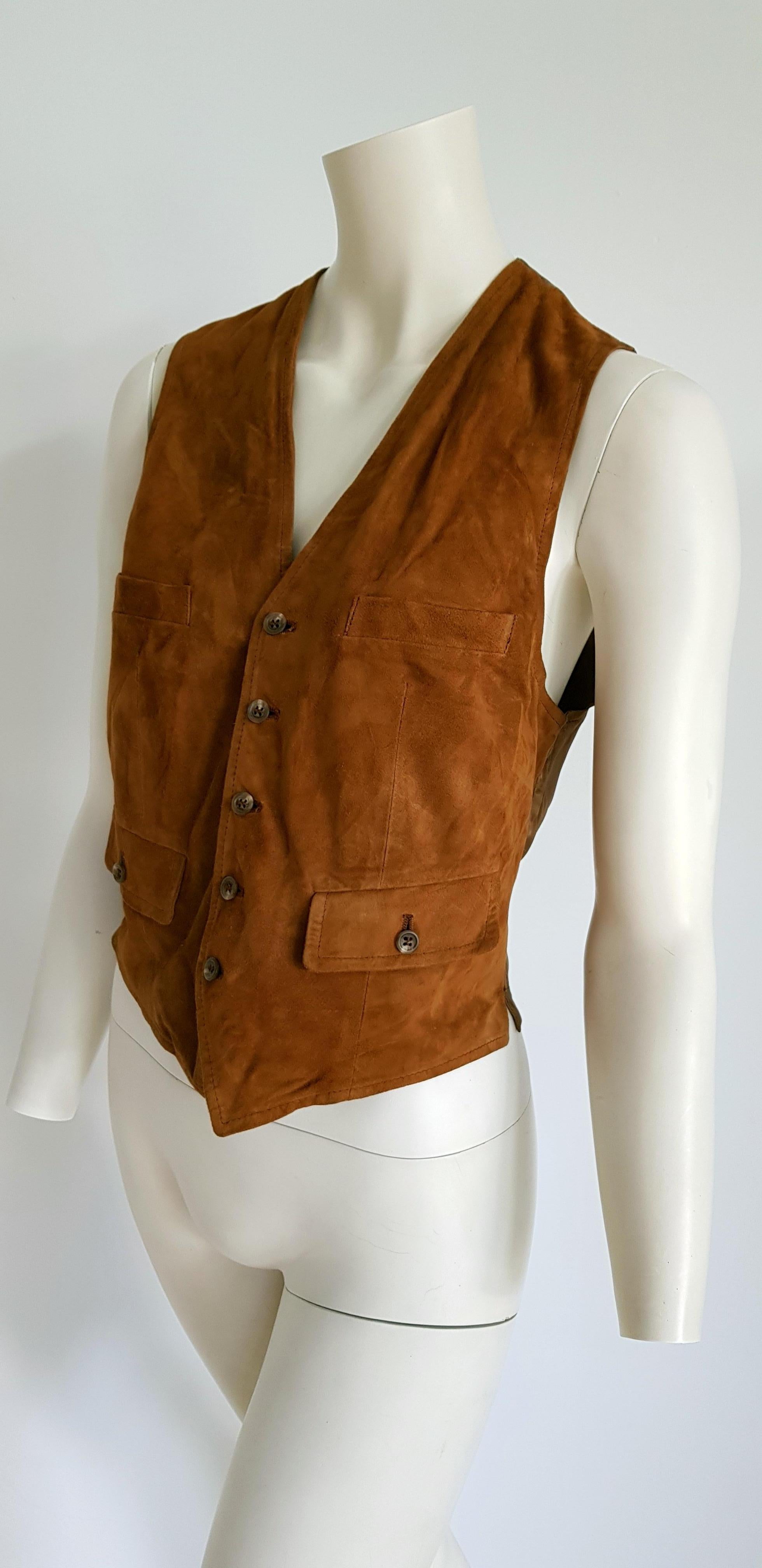 RALPH LAUREN brown suede vest gilet - Unworn, New
..
SIZE: equivalent to about Small / Medium, please review approx measurements as follows in cm: lenght 51, chest underarm to underarm 50, bust circumference 90, waist circumference 82.
TO CONVERT: