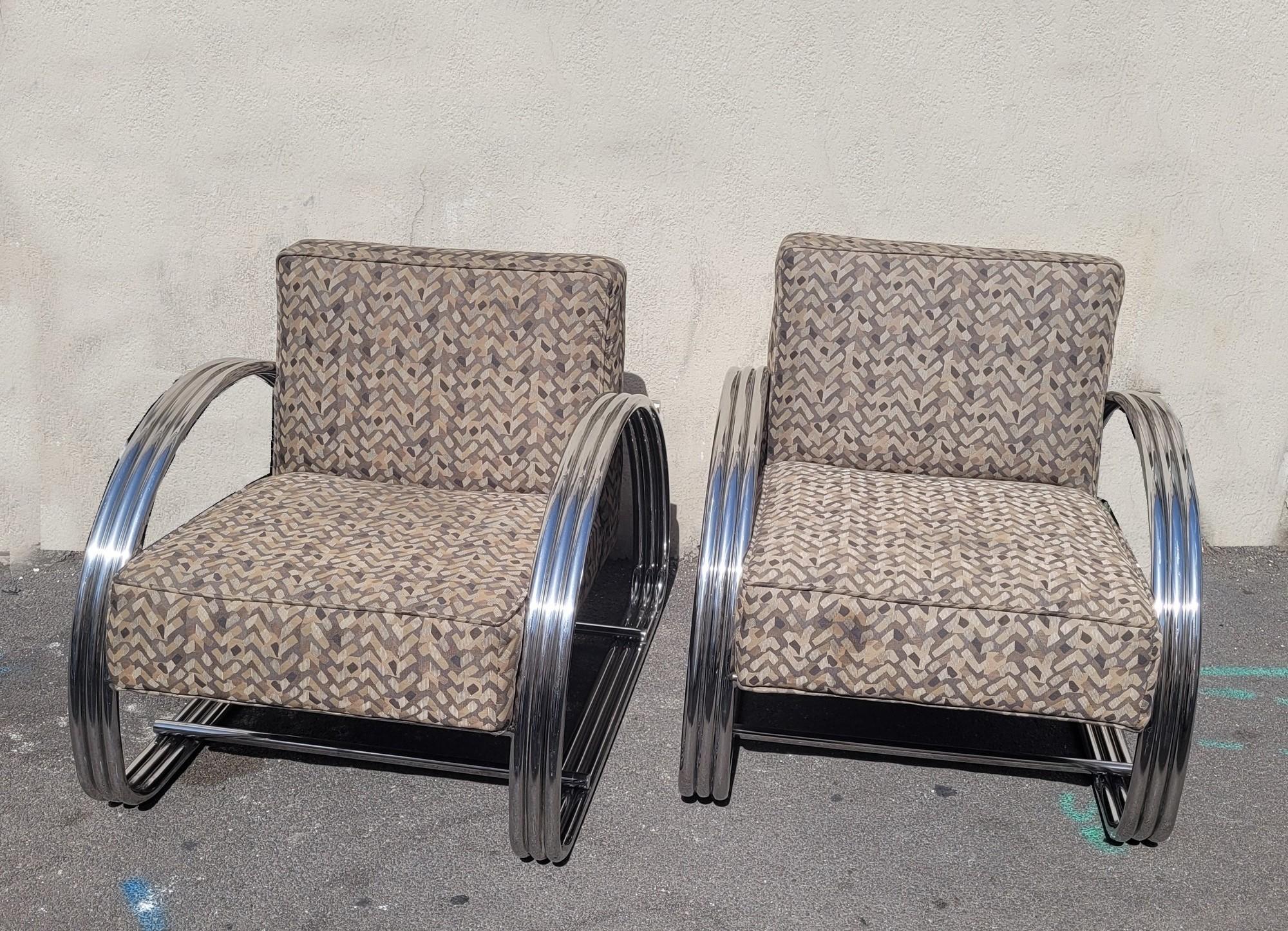 Pair of large chrome armchairs, with rounded tubes, in the art deco style; model by the designer Ralph Lauren

Original fabrics (traces of use)

Good general condition

Editions from the end of the 80s

Height 75 cm
96 x76cm