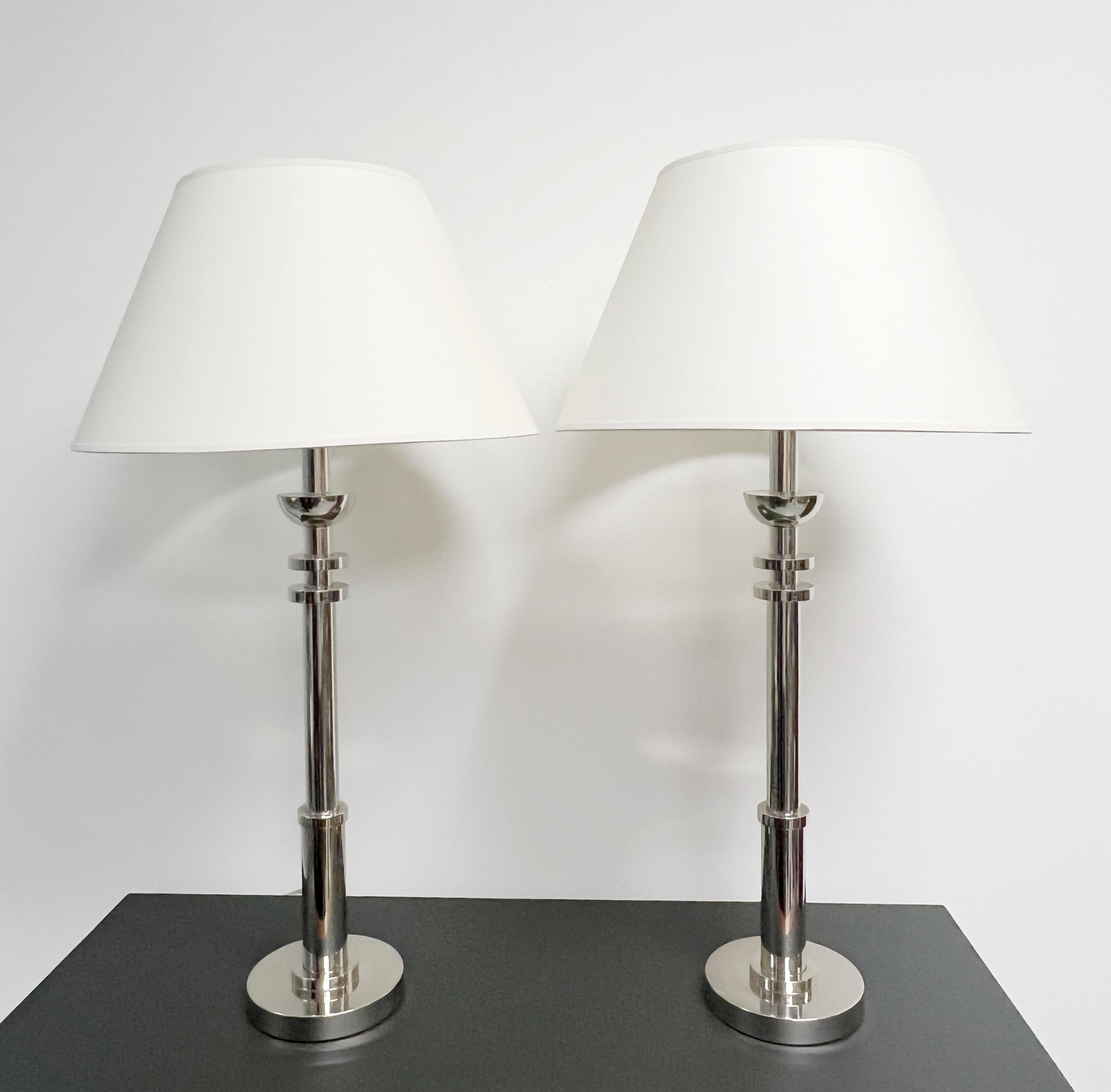 Ralph Lauren Coppia di lampade da tavolo in nichel Art Deco In condizioni buone in vendita a Miami, FL