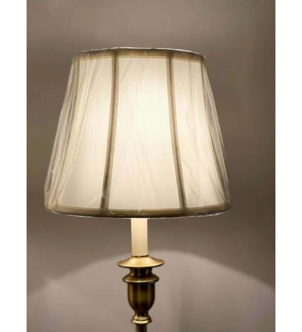 Ralph Lauren Pair of Tall Victorian Style Messing Kerzenlampe (Handgefertigt)